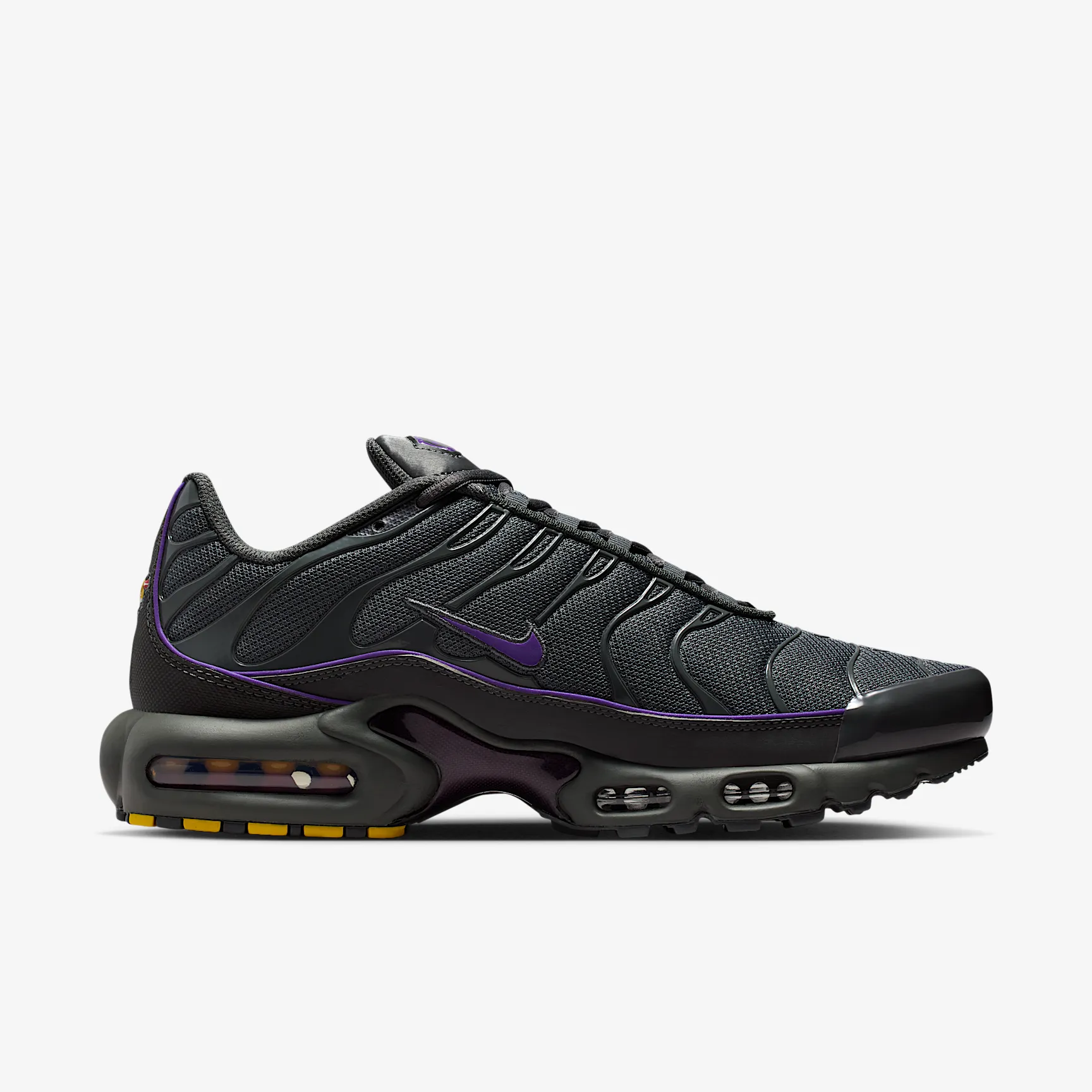 524375_Nike-Air-Max-Plus-OG_IRON-GREY-WILD-GRAPE_HV8066-001_img2