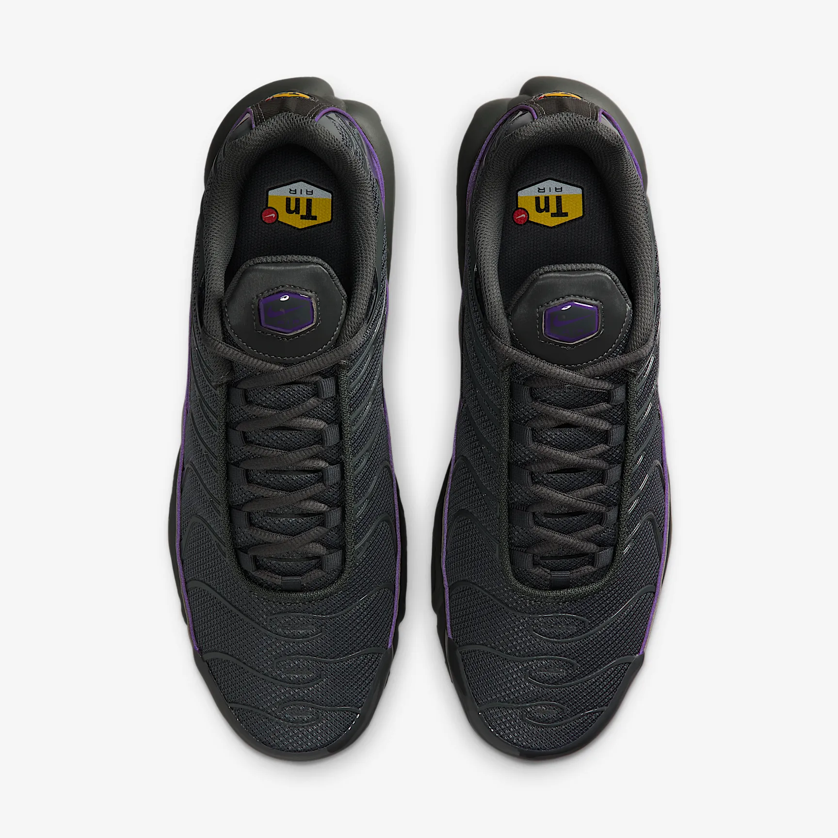 524375_Nike-Air-Max-Plus-OG_IRON-GREY-WILD-GRAPE_HV8066-001_img3