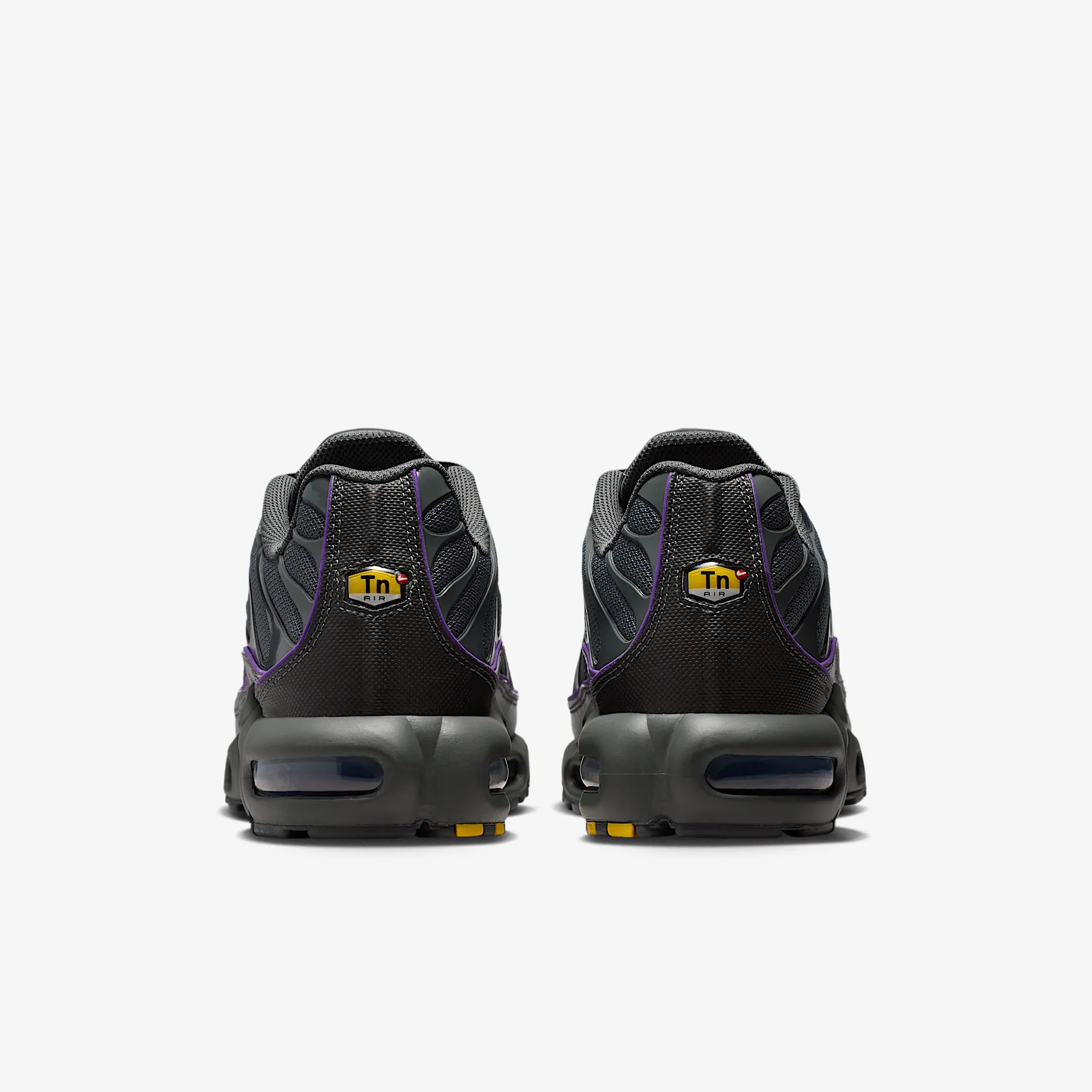 524375_Nike-Air-Max-Plus-OG_IRON-GREY-WILD-GRAPE_HV8066-001_img5