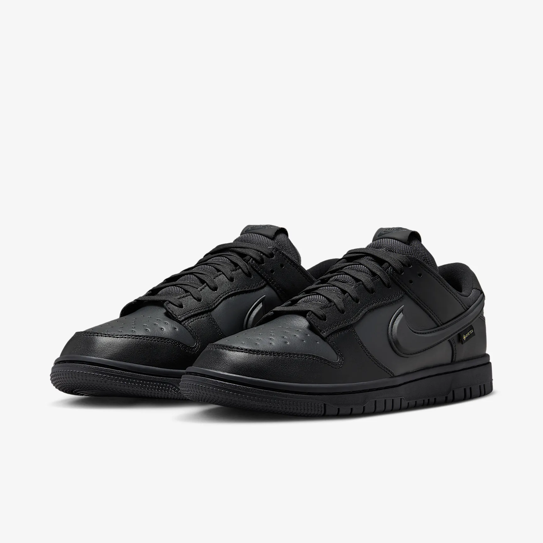 000000_Nike-Dunk-Low-Gore-Tex_TRIPLE-BLACK_HQ2053-001_img4