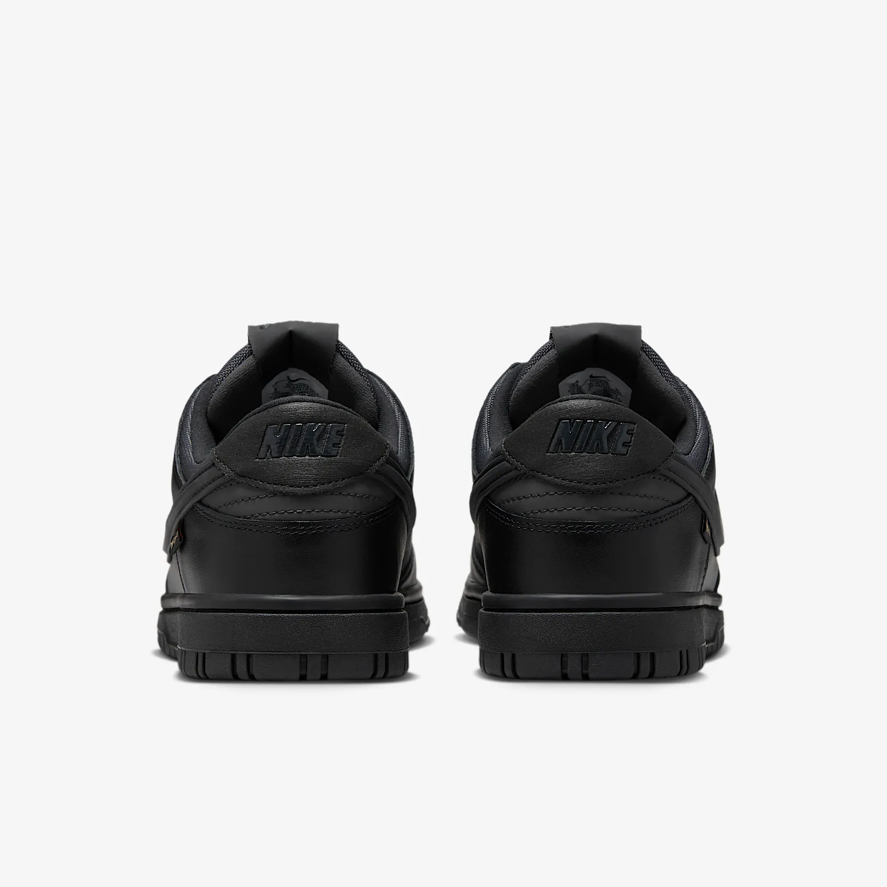 000000_Nike-Dunk-Low-Gore-Tex_TRIPLE-BLACK_HQ2053-001_img5
