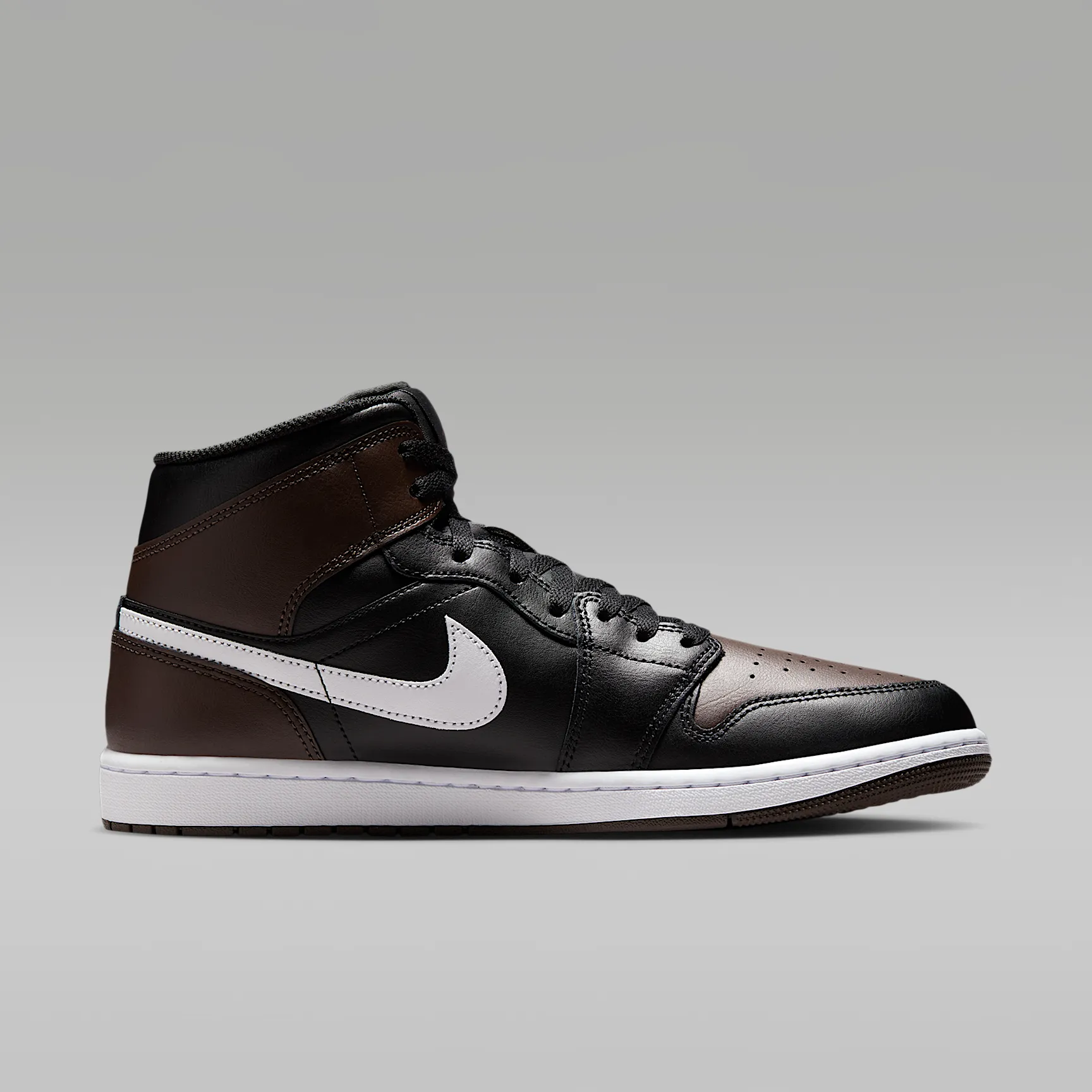 422F31_Air-Jordan-1-Mid_BAROQUE-BROWN_IO3392-237_img2