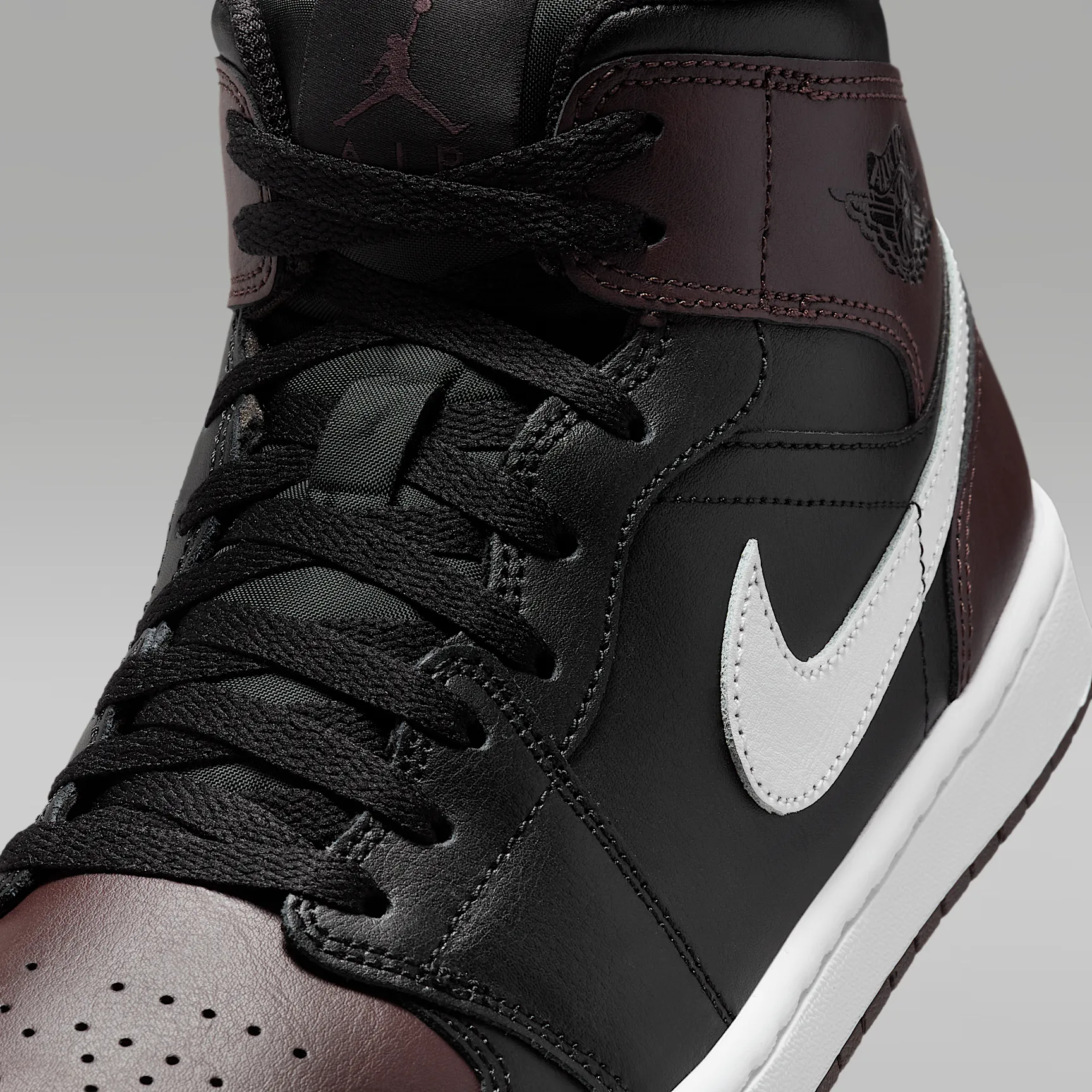 422F31_Air-Jordan-1-Mid_BAROQUE-BROWN_IO3392-237_img6