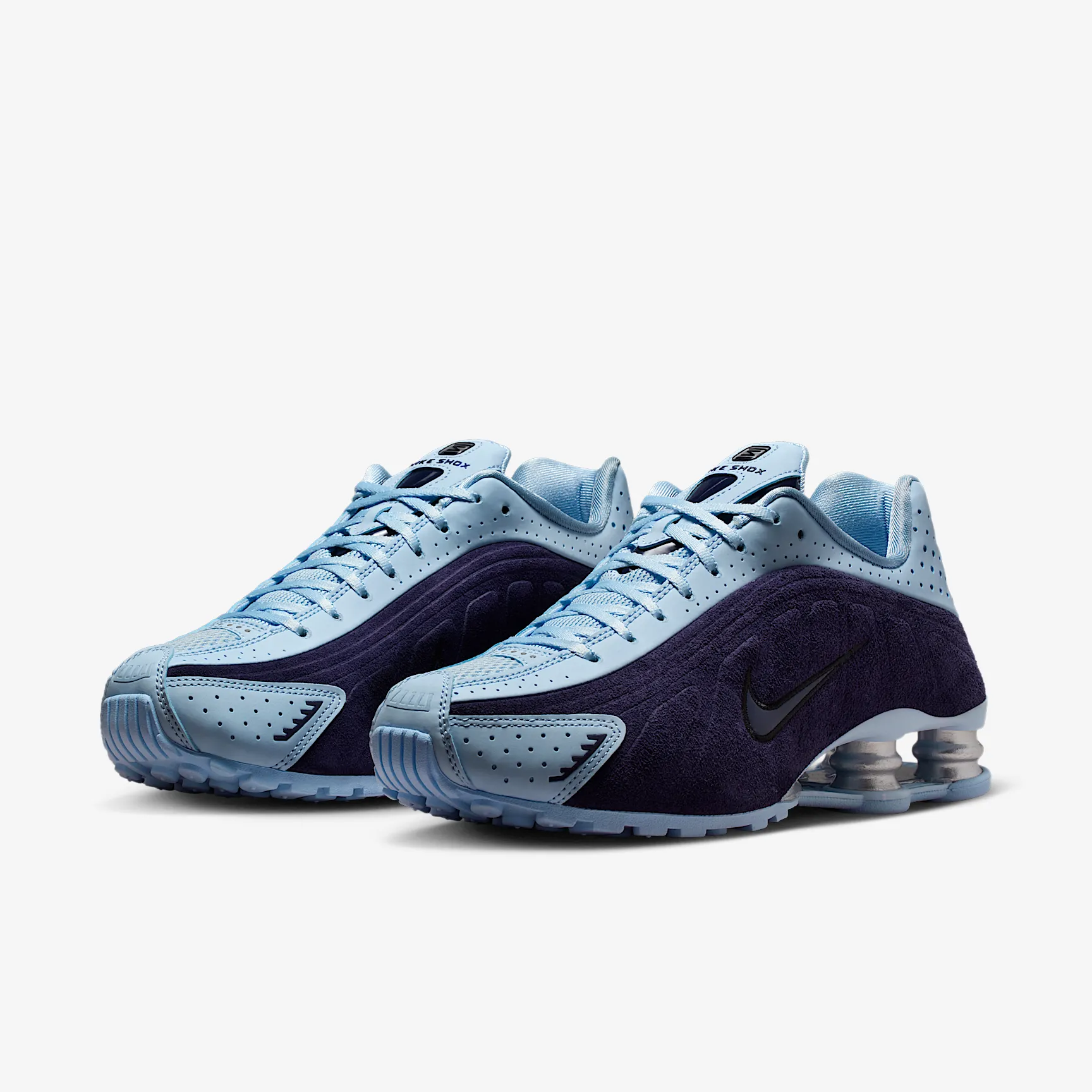 251F37_Nike-Shox-R4-WMNS_CELESTINE-BLUE_HQ7739-500_img4