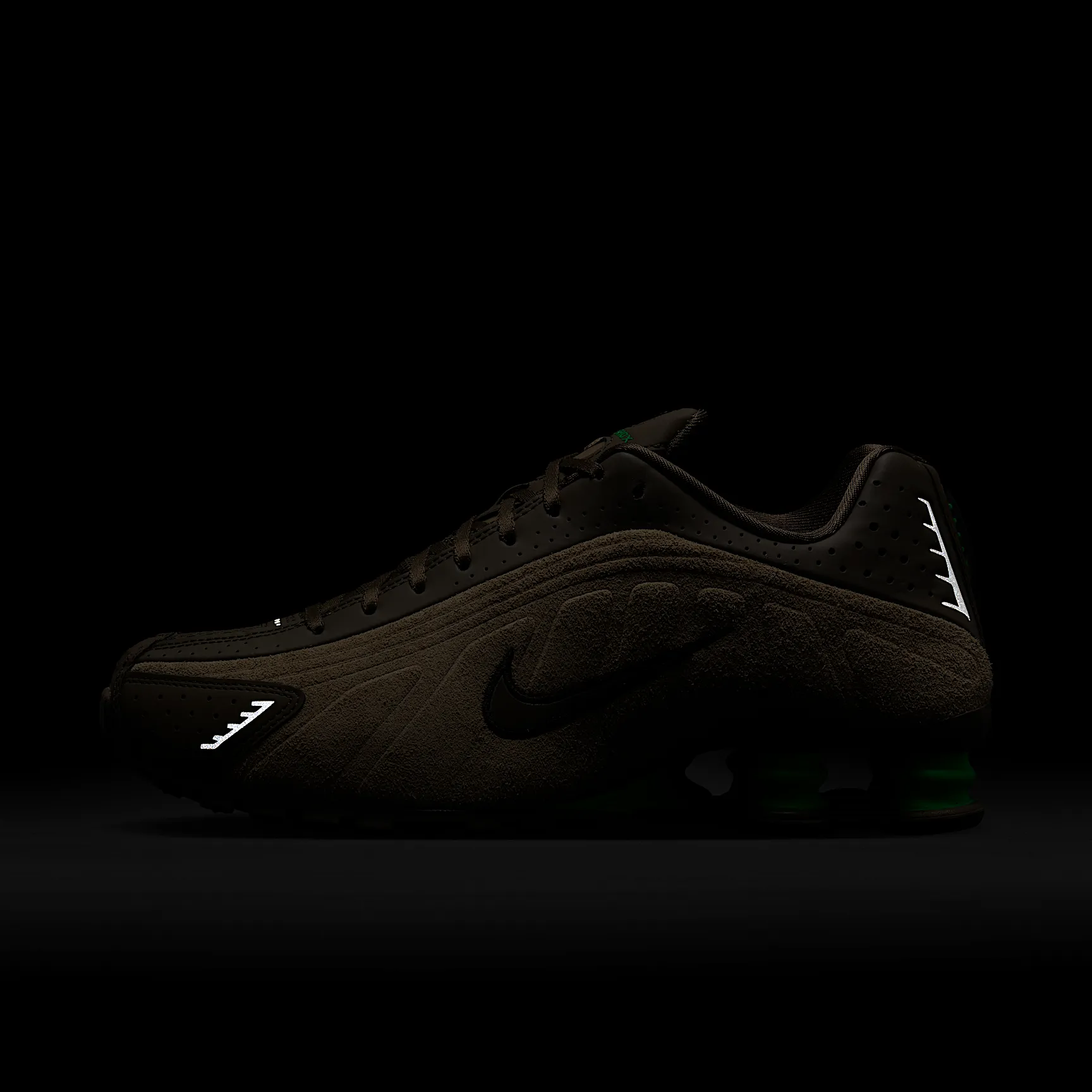 655D50_Nike-Shox-R4-WMNS_OLIVE-KHAKI_HQ7739-200_img10