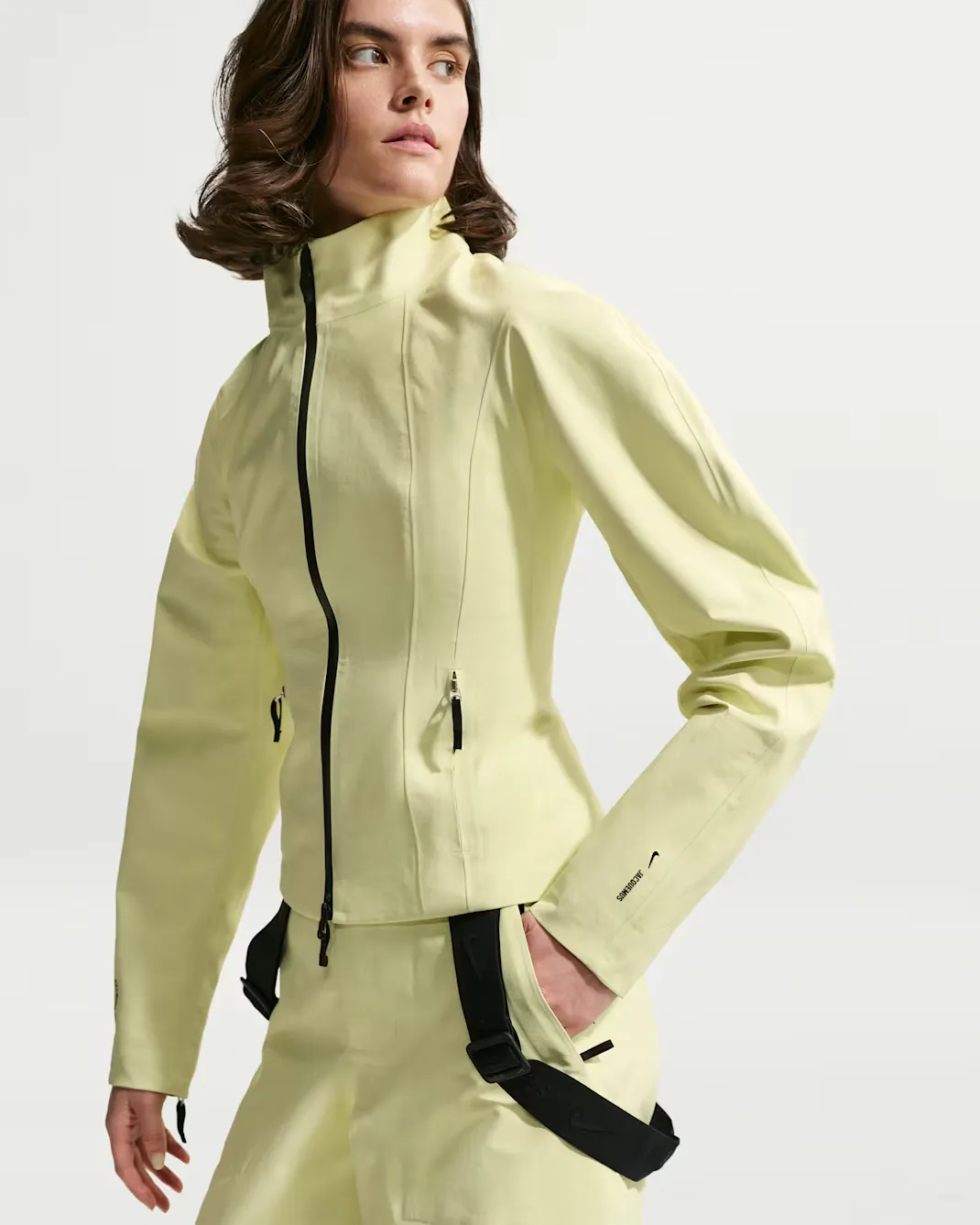 D9D6AF_Jacquemus-x-Nike-Gore-Tex-Jacket-WMNS_CITRON-TINT_HQ6177-868_img1