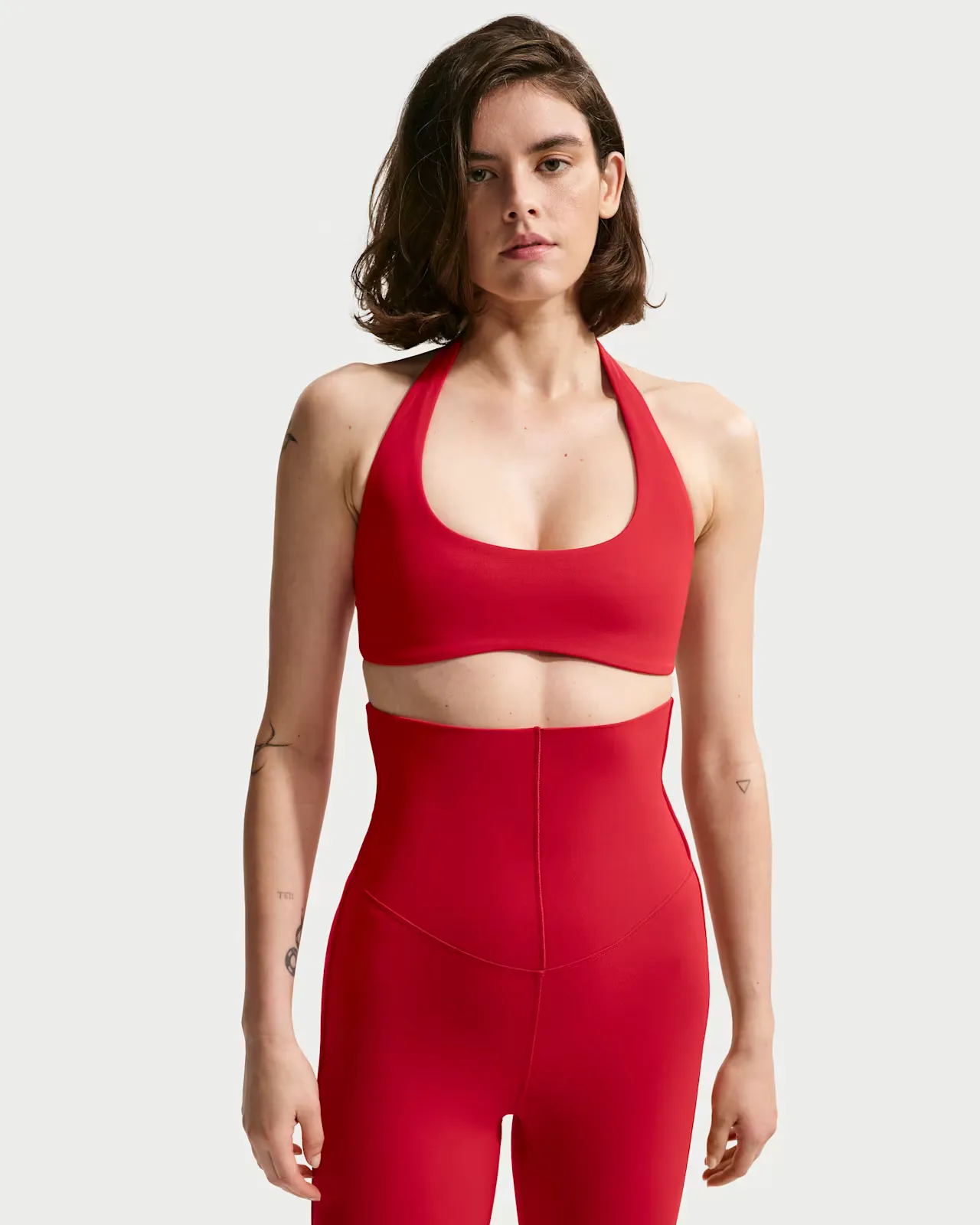 DB0000_Jacquemus-x-Nike-Bralette-WMNS_GYM-RED_HQ6179-687_img0