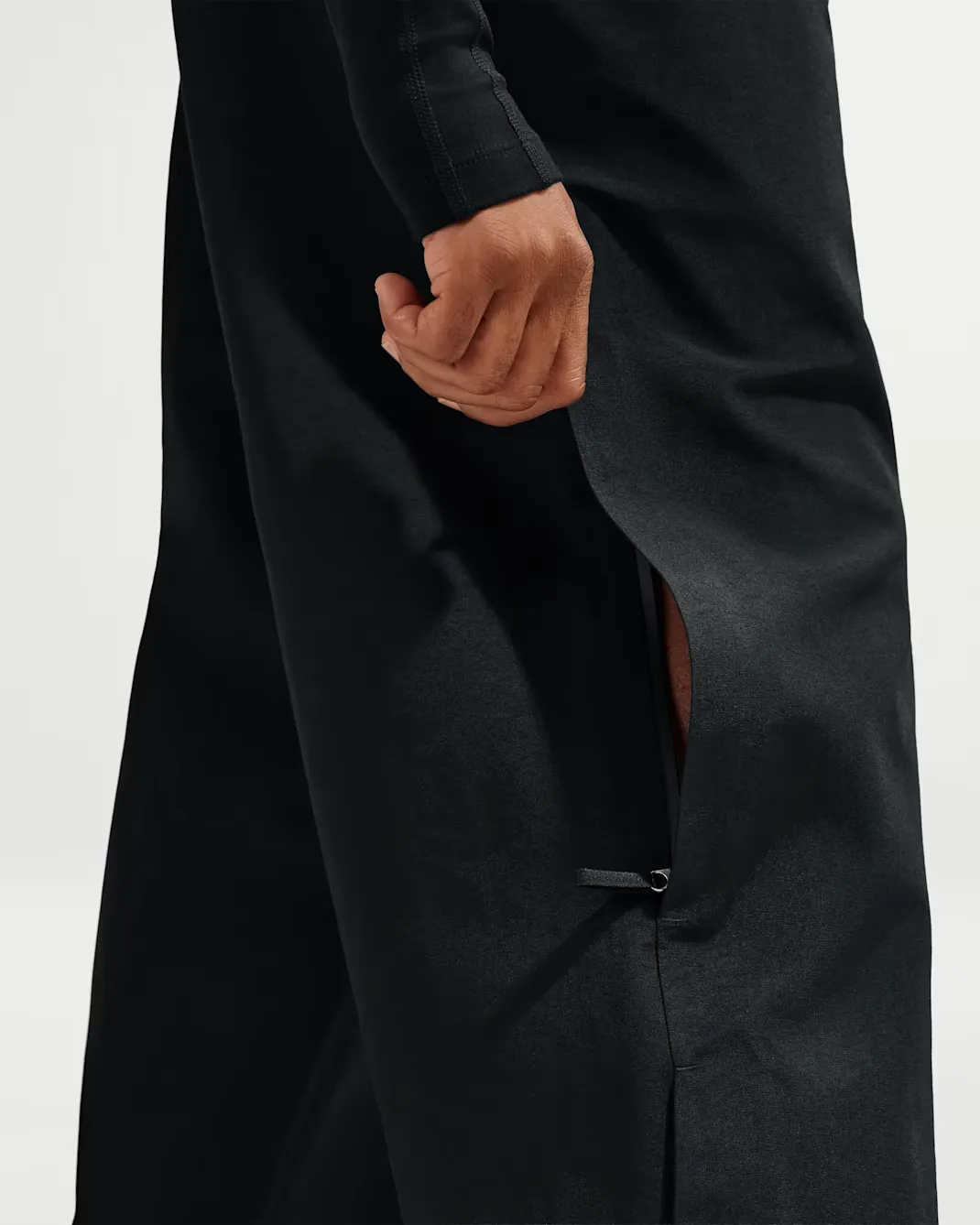 000000_Jacquemus-x-Nike-Gore-Tex-Pants_BLACK_HQ6150-010_img1