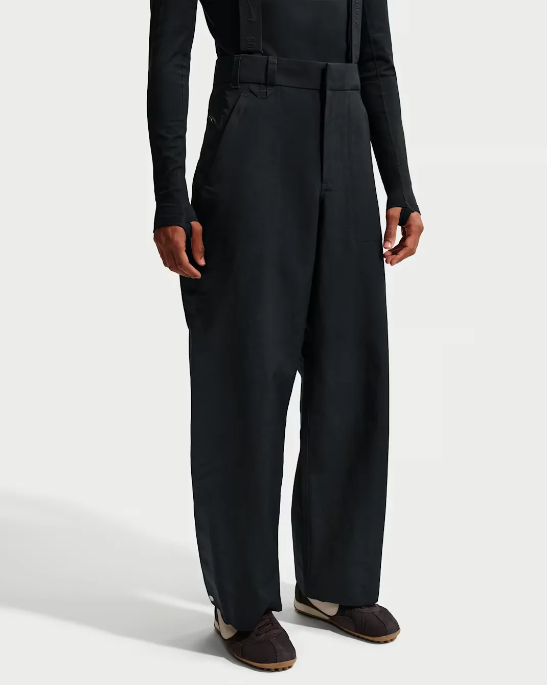 000000_Jacquemus-x-Nike-Gore-Tex-Pants_BLACK_HQ6150-010_img0