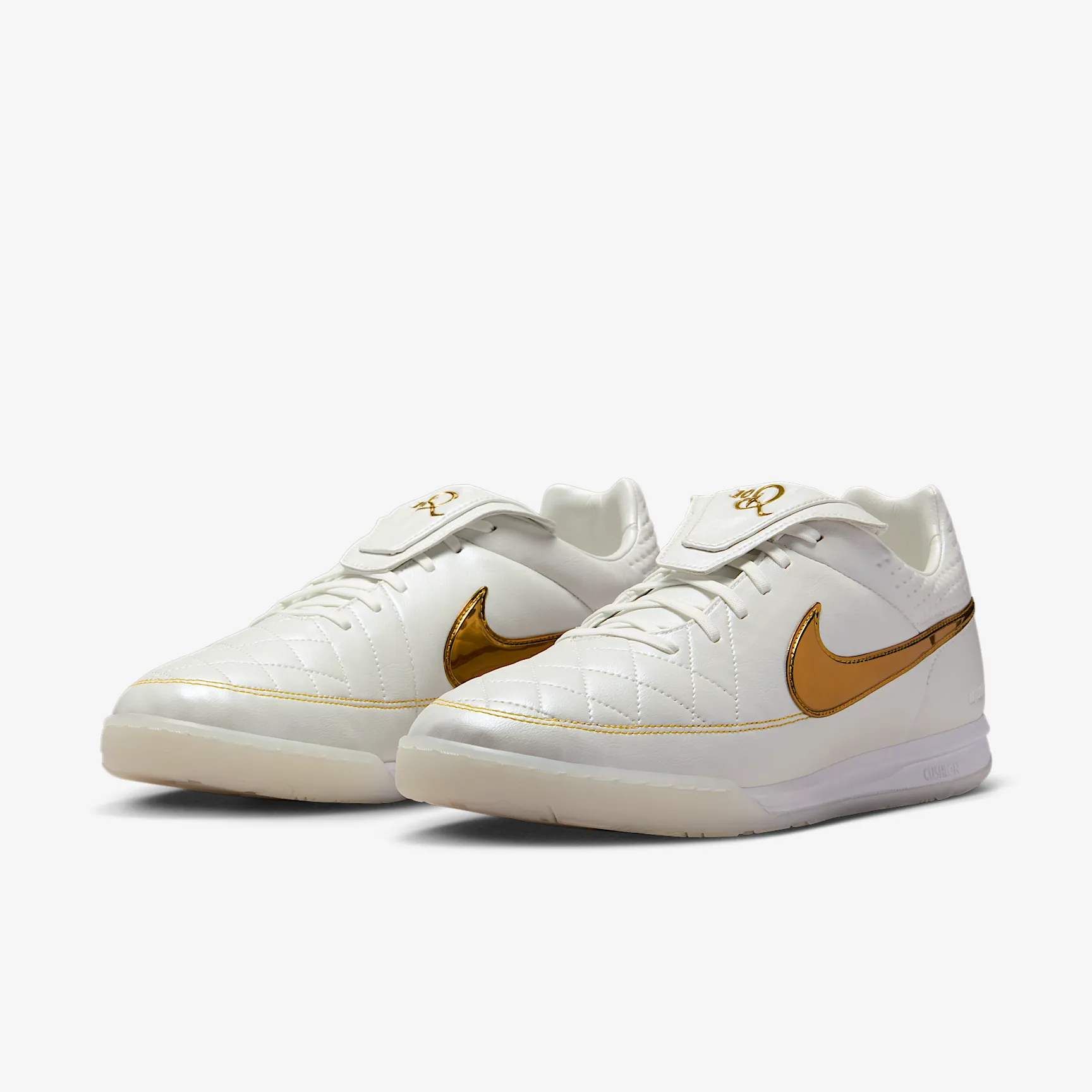 8C5A1F_Ronaldinho-x-Nike-Tiempo-Legend-SE_TOUCH-OF-GOLD_IF4389-100_img4