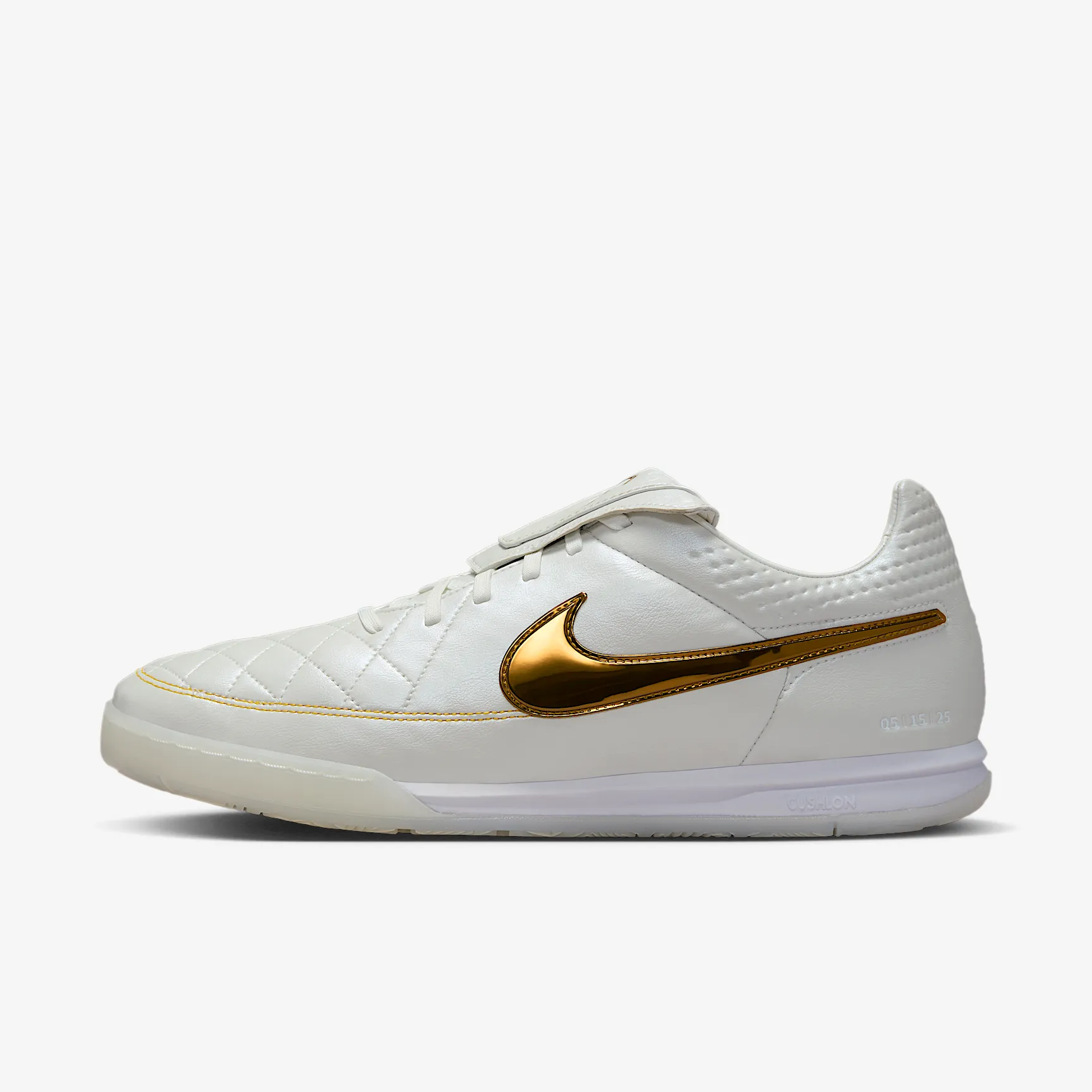 8C5A1F_Ronaldinho-x-Nike-Tiempo-Legend-SE_TOUCH-OF-GOLD_IF4389-100_img0
