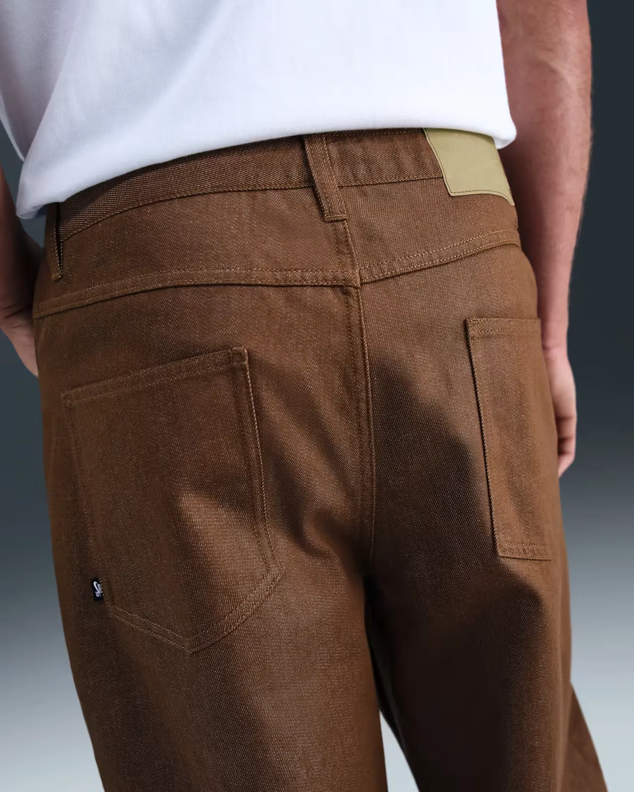 604335_Nike-SB-Loose-Denim-Skate-Trousers_BROWN_A-definir_img2