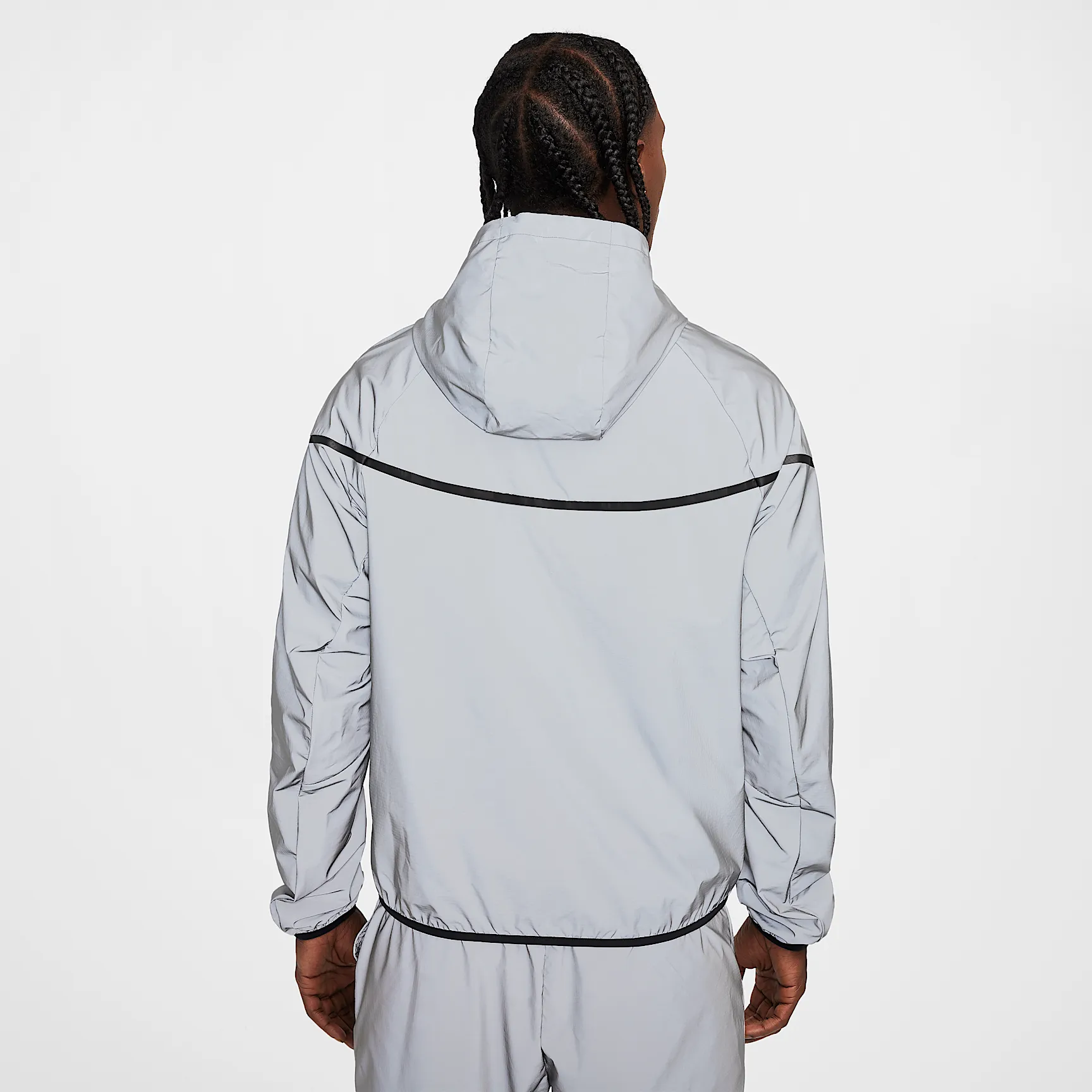 C8CED4_Nike-Tech-Woven-Reflective-Jacket_REFLECT-SILVER_FZ7585-035_img1