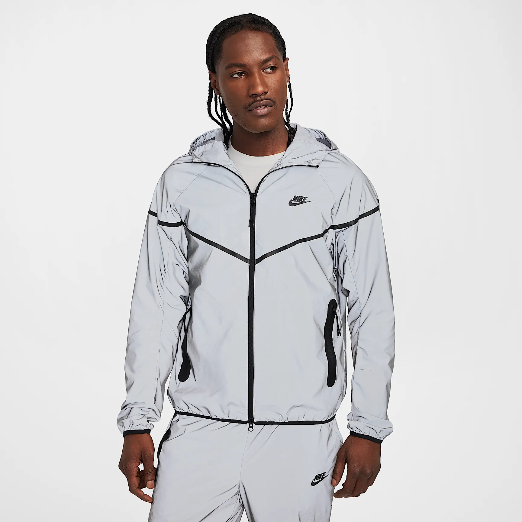 C8CED4_Nike-Tech-Woven-Reflective-Jacket_REFLECT-SILVER_FZ7585-035_img0