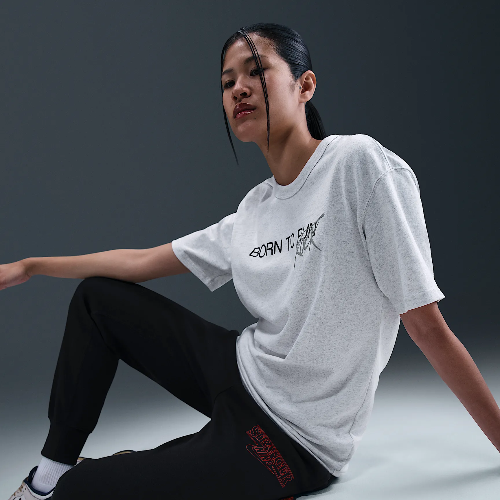 000000_Stranger-Things-x-Nike-Fleece-Pants_BLACK_IF8524-010_img5