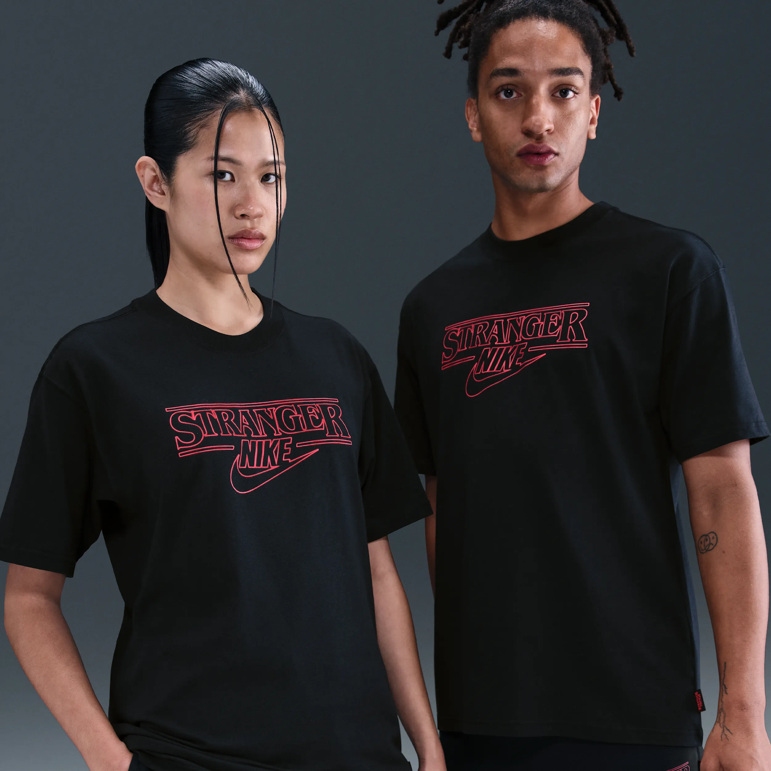 1F1F1F_Stranger-Things-x-Nike-T-Shirt_BLACK_IB8056-010_img3