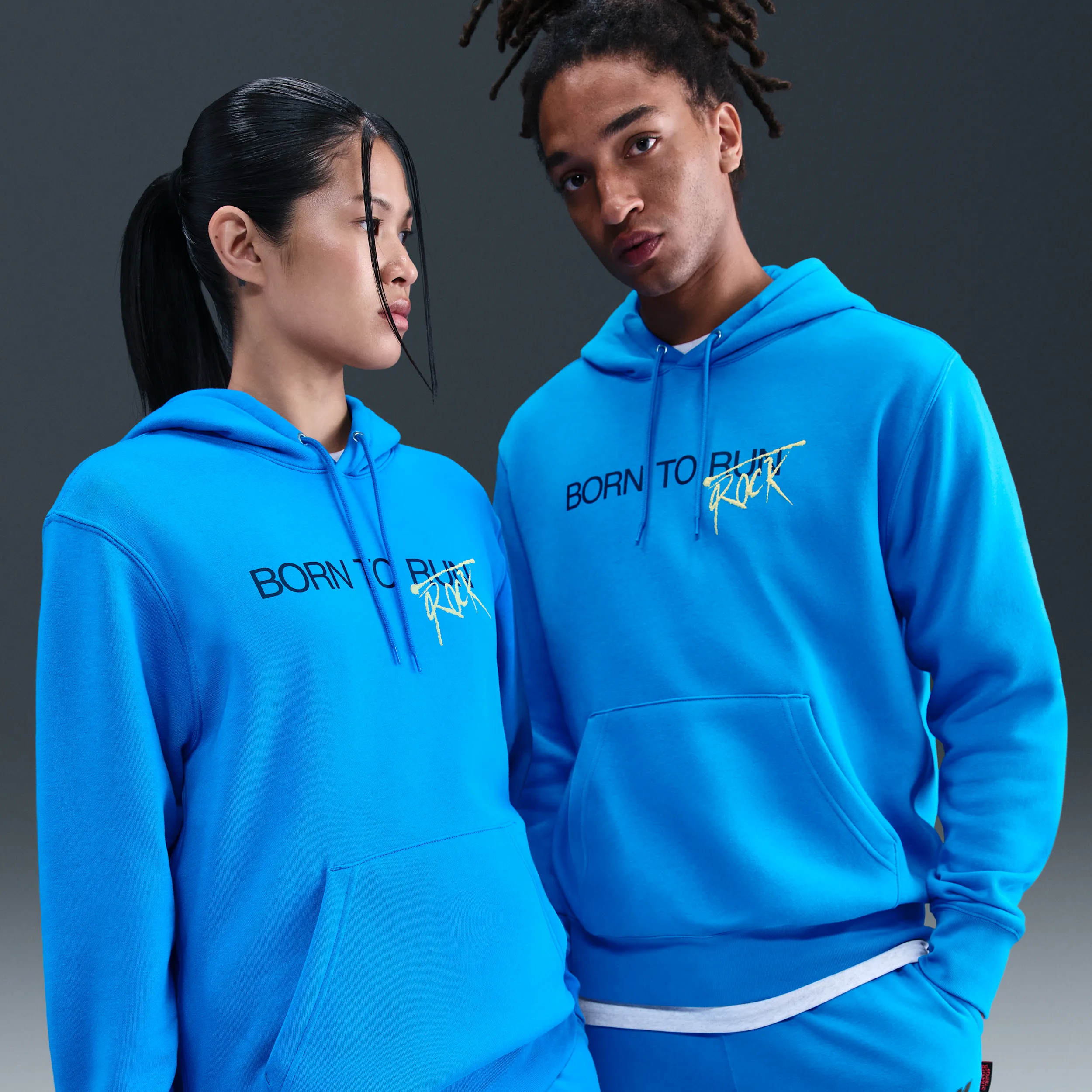 0086d7_Stranger-Things-x-Nike-Hoodie_LIGHT-PHOTO-BLUE_IF1989-435_img3