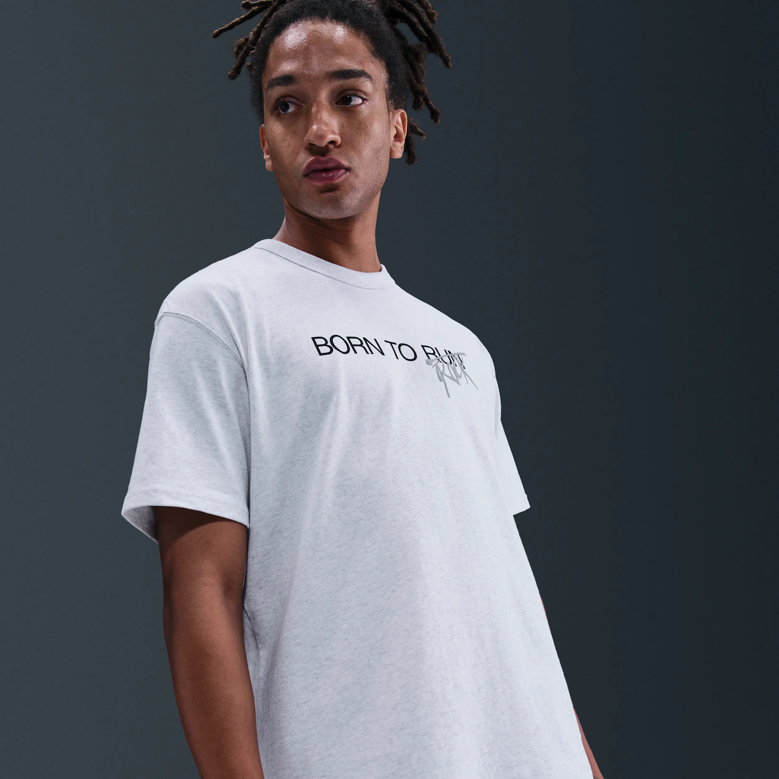 c2c4d2_Stranger-Things-x-Nike-T-Shirt_BIRCH-HEATHER_II5248-051_img3