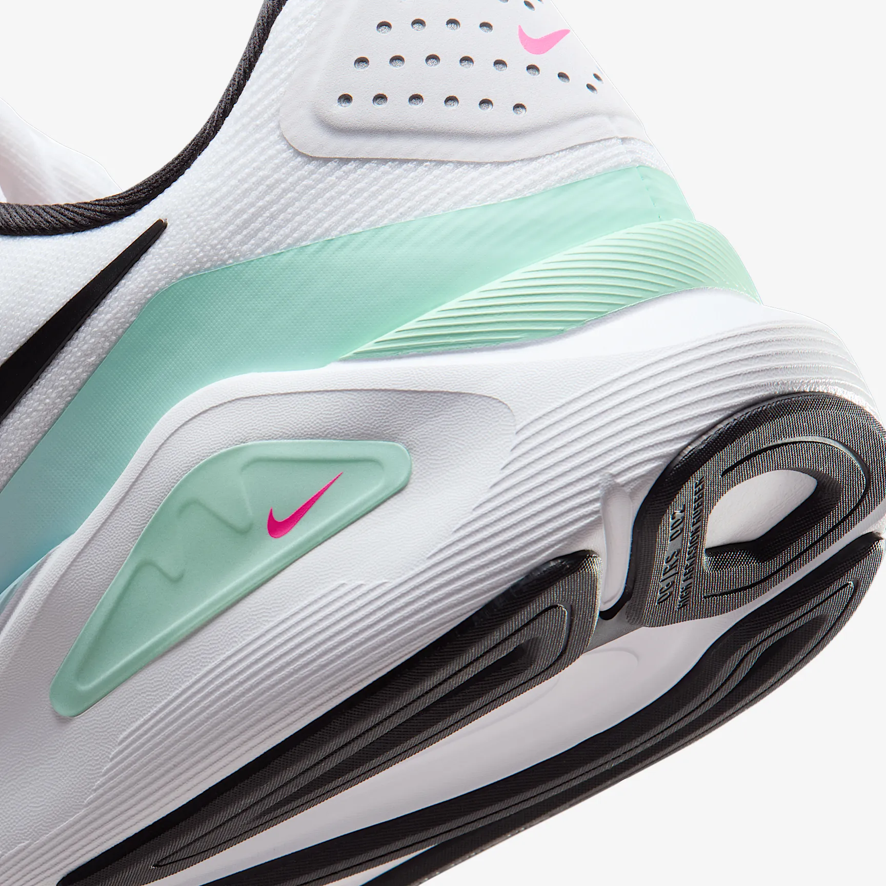 C16A93_Nike-Structure-26_WHITE-HYPER-PINK_IM6675-101_img7