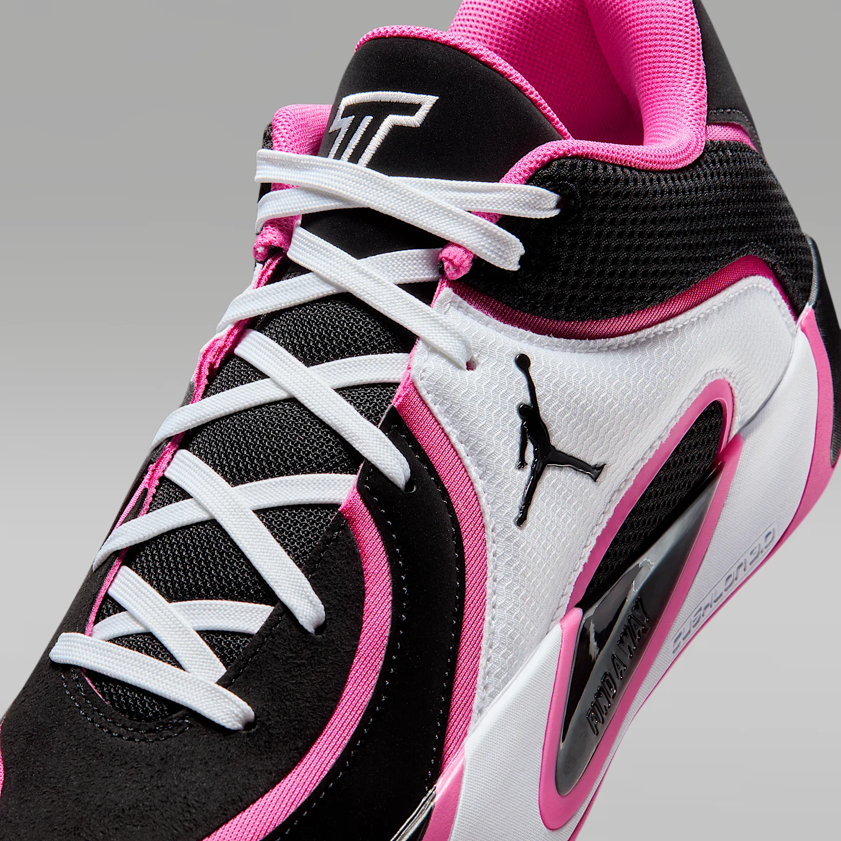 E86FA3_Jordan-Tatum-4_-BLACK-PINKSICKLE_HQ4614-006_img6