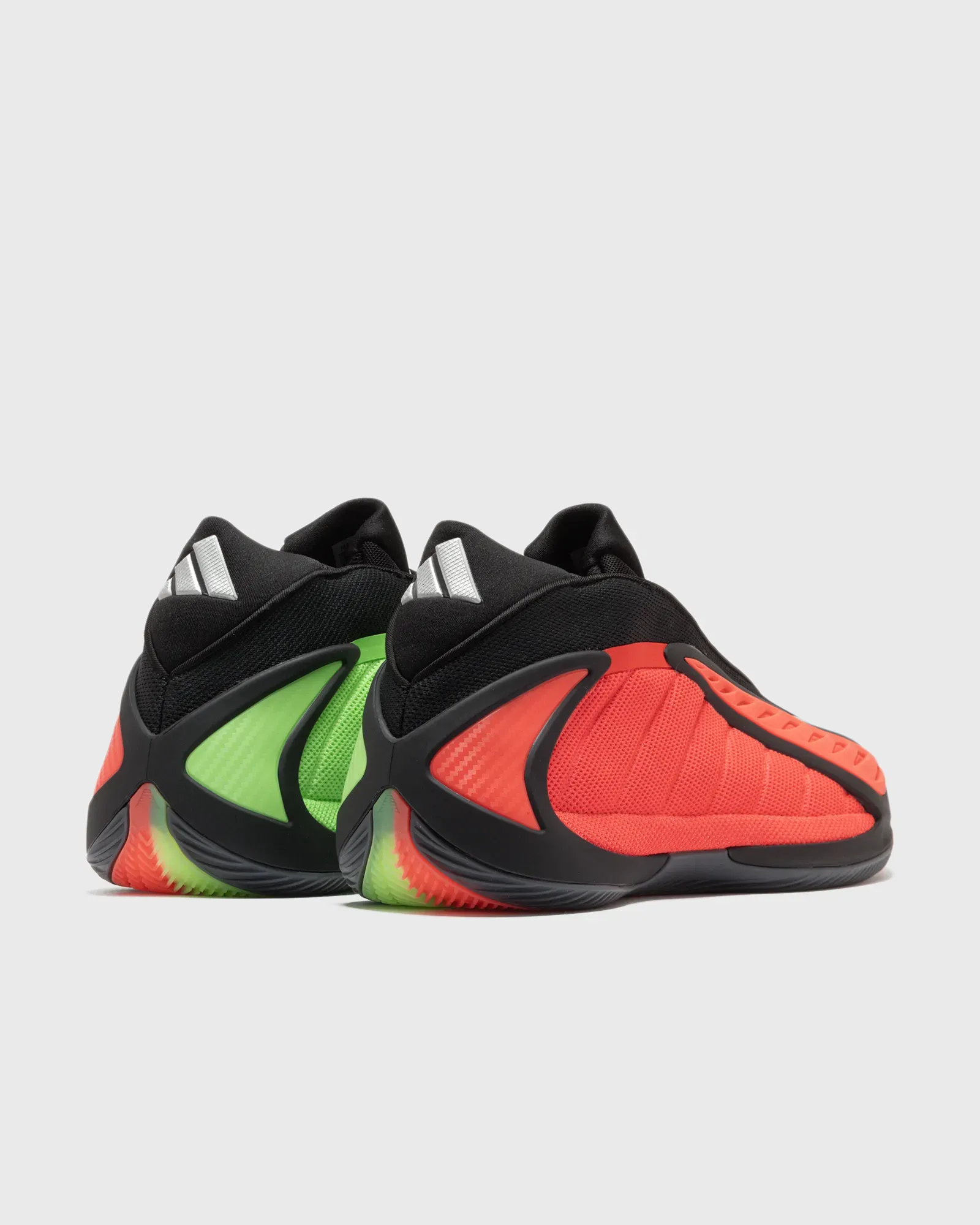 E94D49_adidas-A.E.-2_CHRISTMAS_JQ9503_img3