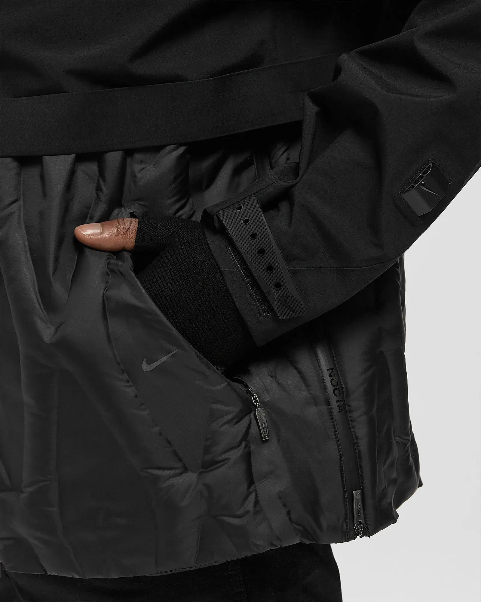 000000_Nocta-Code-x-Nike-Components-5-Jacket_BLACK_HQ4477-010_img5