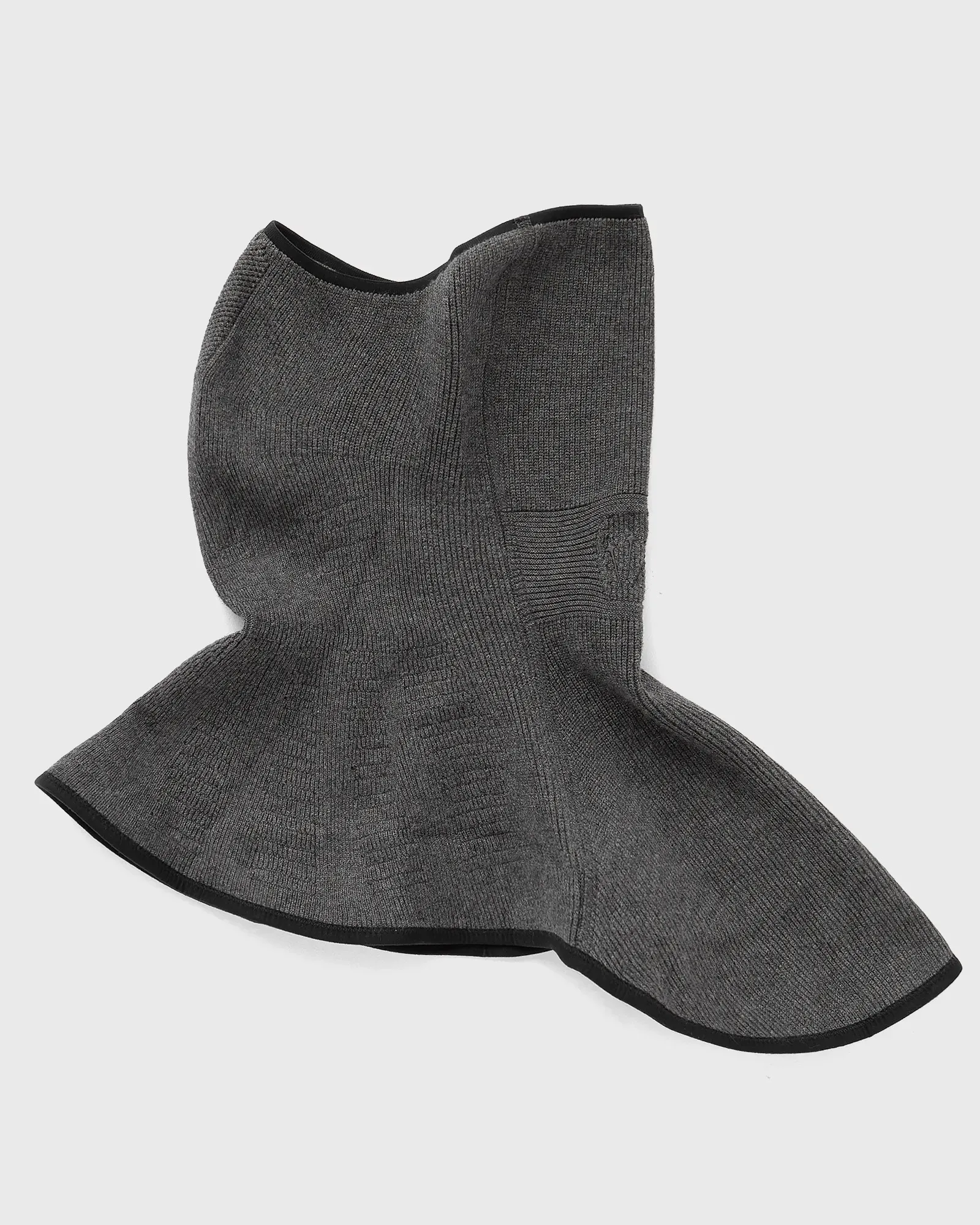 484546_Nocta-Code-x-Nike-Neck-Warmer_HEATHER-GREY_HQ4487-021_img2