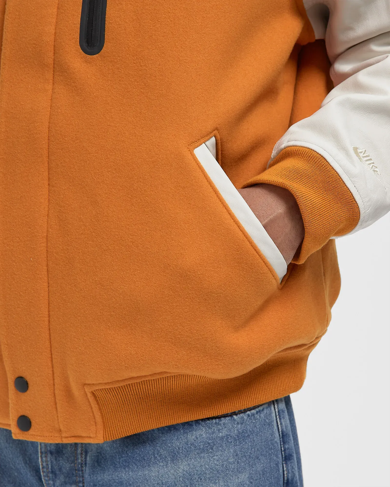 C4672C_Nike-Destroyer-Jacket_MONARCH_II6238-815_img4