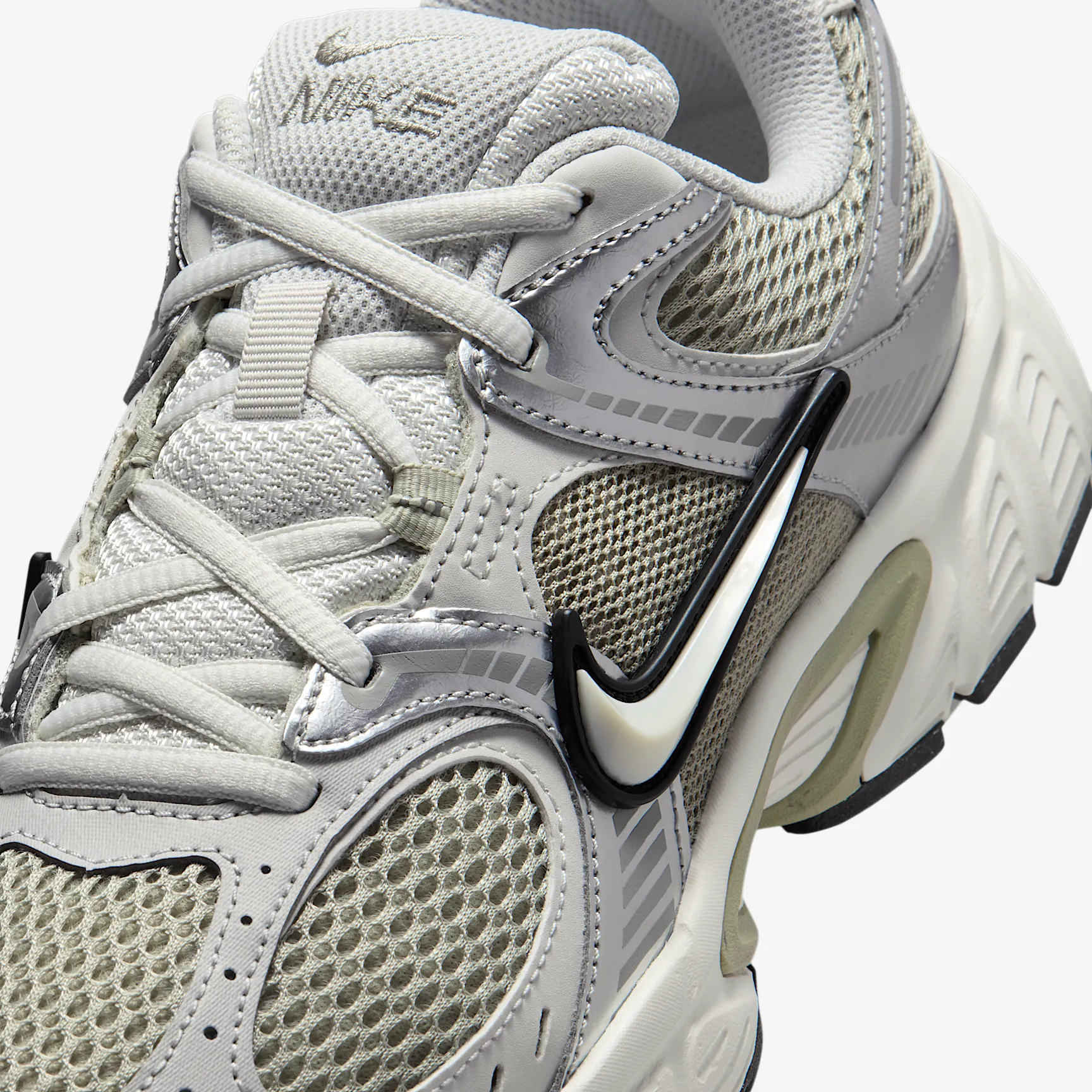 7E7D59_Nike-V5-RNR-WMNS_SPRUCE-FOG_HQ7901-301_img6