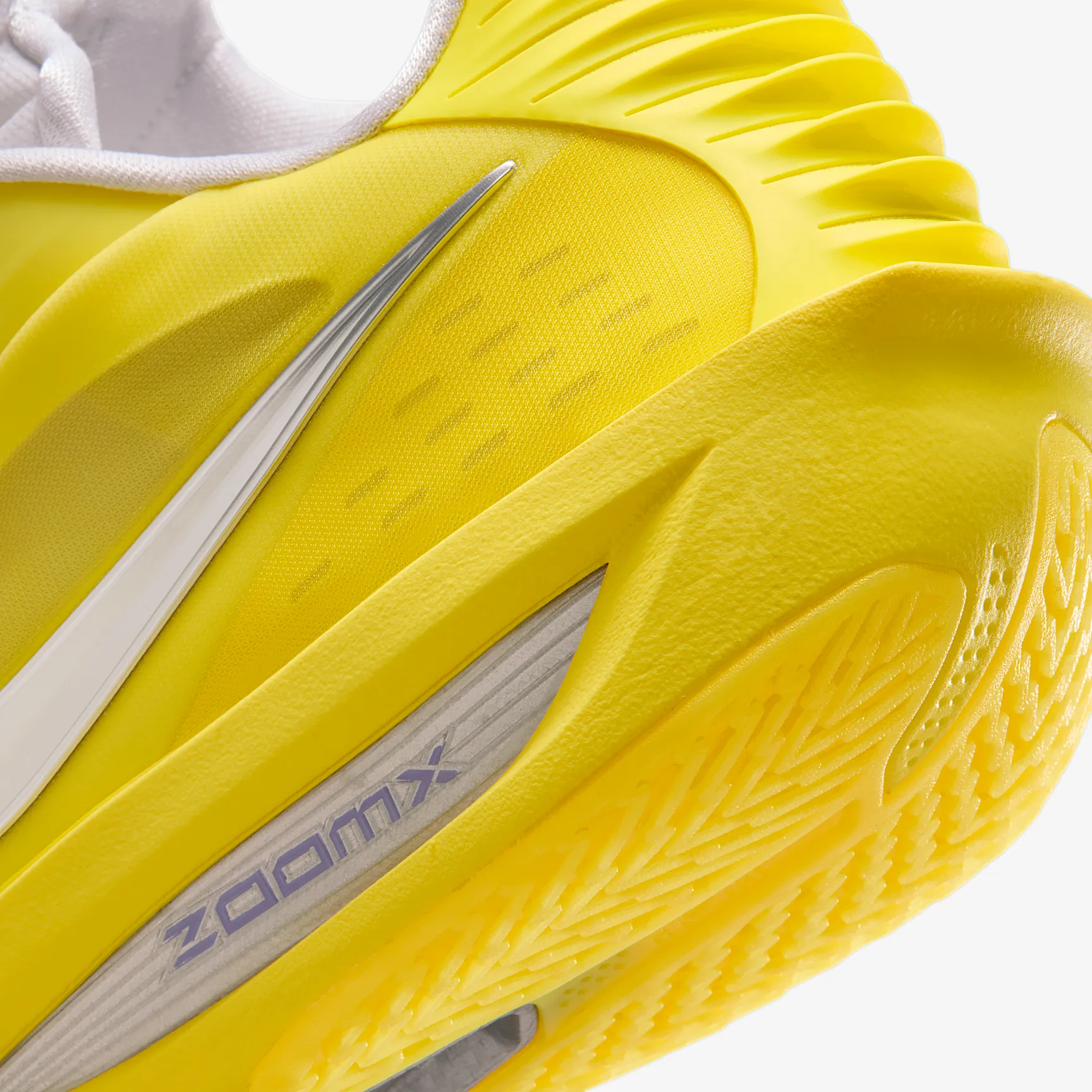 C7AA03_Nike-GT-Cut-3-Turbo_LOS-ANGELES-LAKERS_HV9918-500_img7