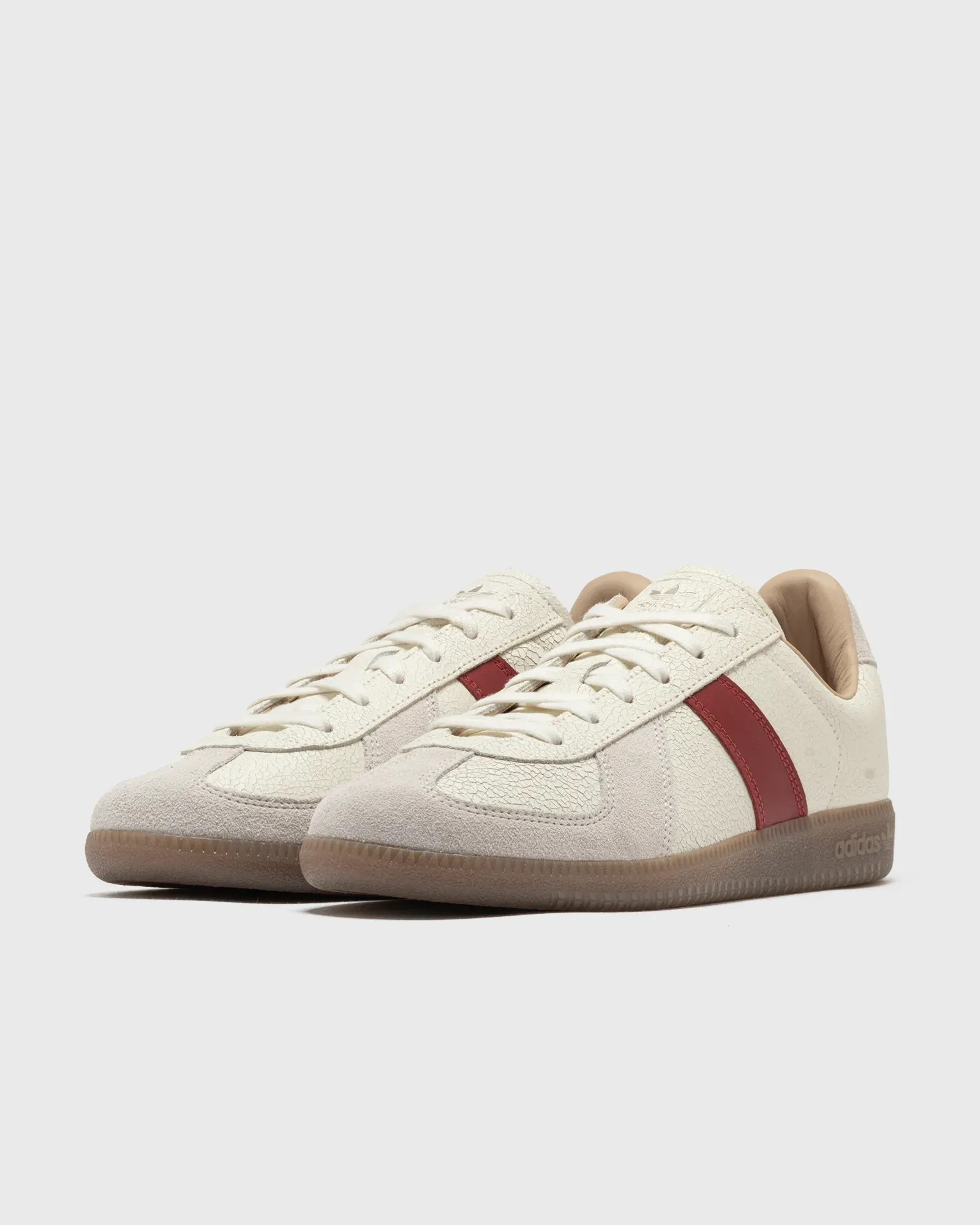 C5BBB1_adidas-BW-Army_WHITE-RED-GUM_HQ9264_img1