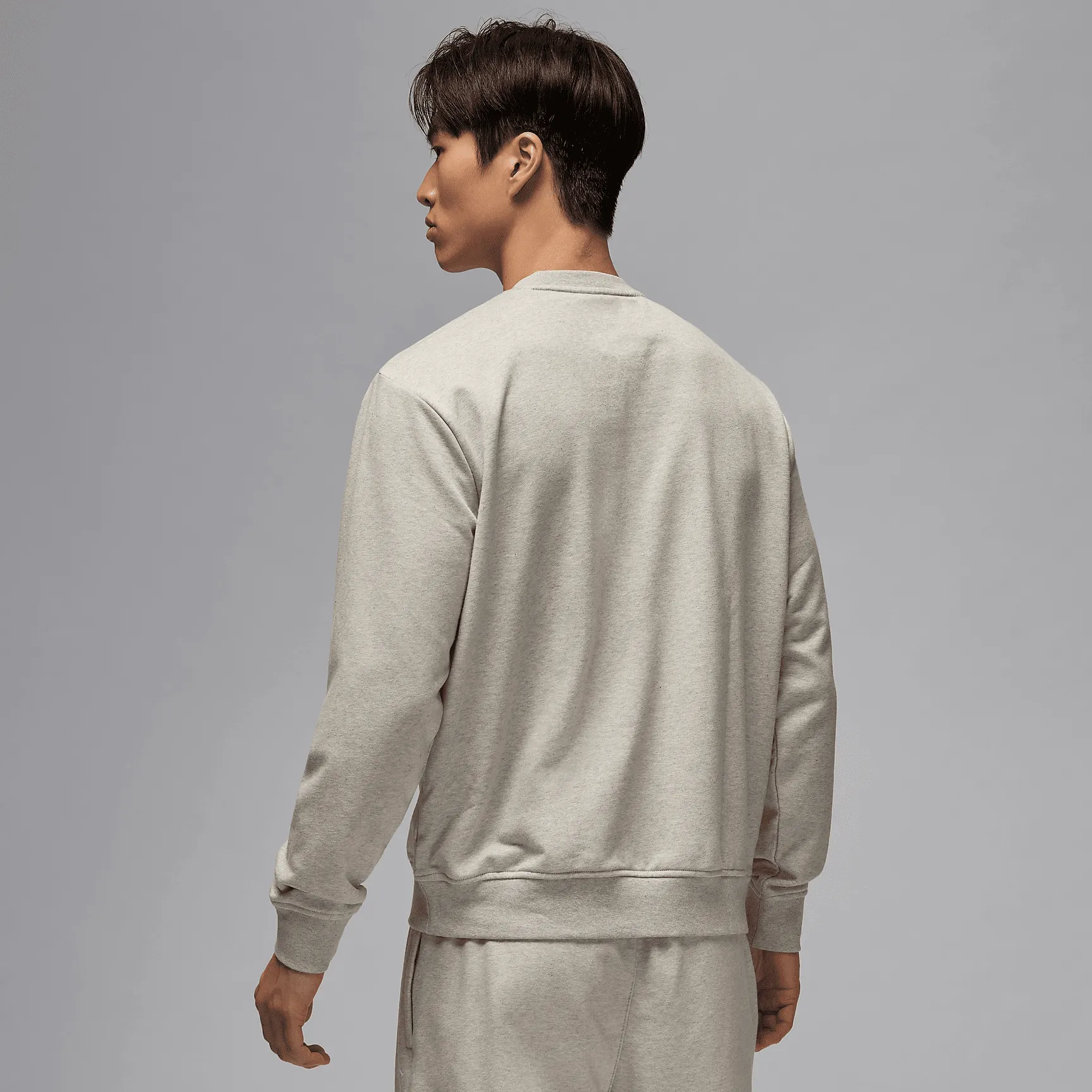 C3BEB3_Air-Jordan-Sport-Crossover-Dri-FIT-Crew-Neck-Sweatshirt_GREY-HEATHER_FV8624-050_img1