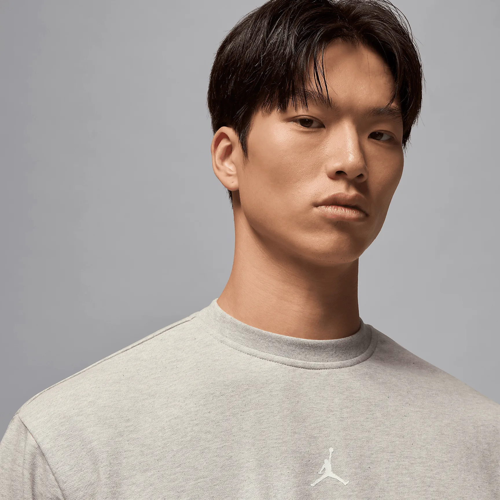 C3BEB3_Air-Jordan-Sport-Crossover-Dri-FIT-Crew-Neck-Sweatshirt_GREY-HEATHER_FV8624-050_img2