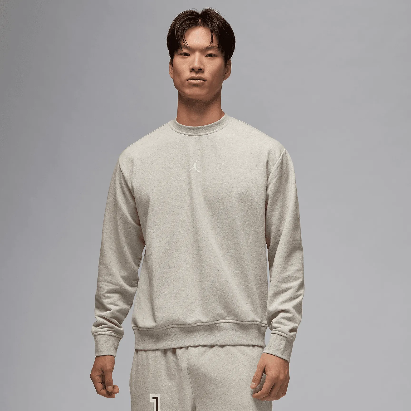 C3BEB3_Air-Jordan-Sport-Crossover-Dri-FIT-Crew-Neck-Sweatshirt_GREY-HEATHER_FV8624-050_img0