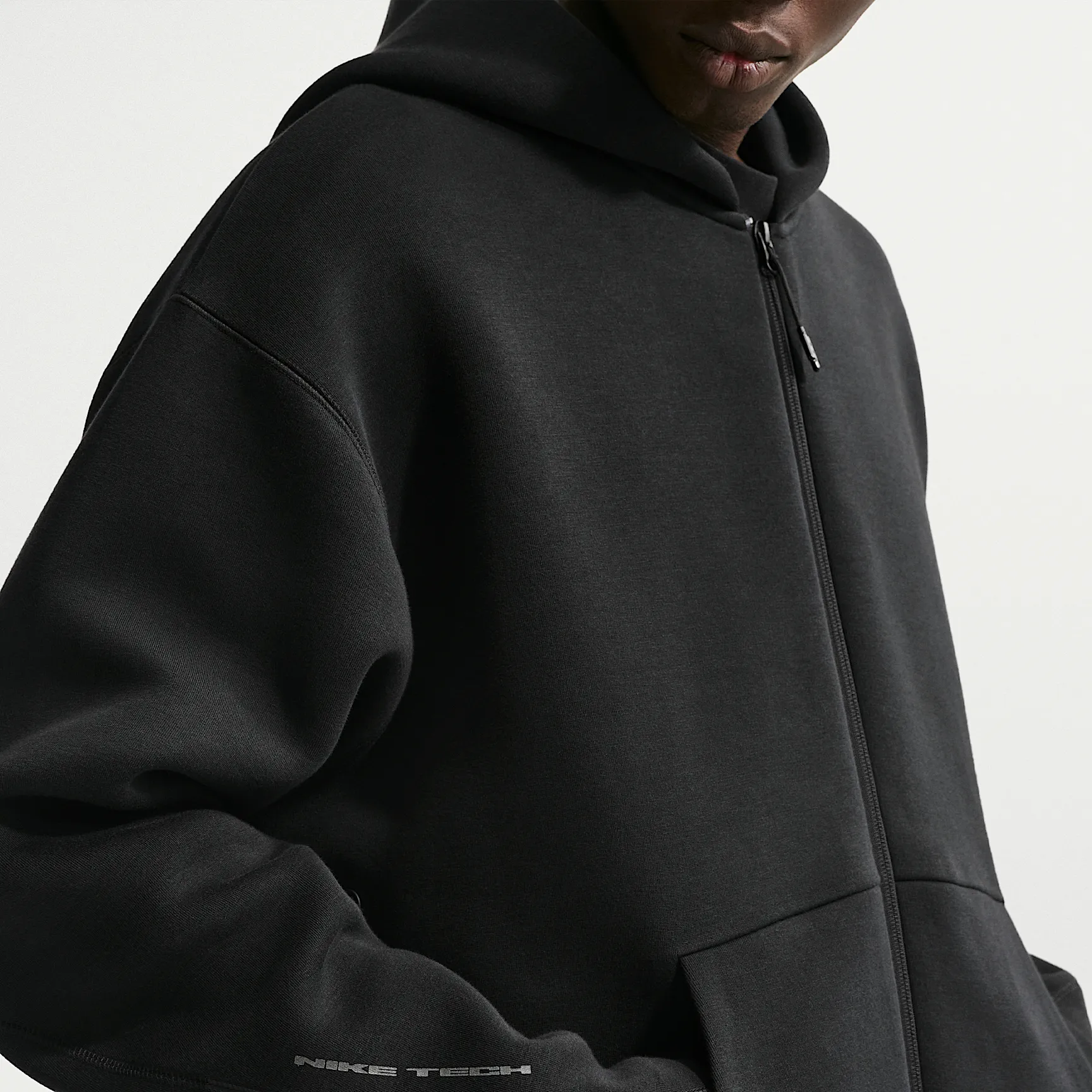 000000_Nike-Tech-Fleece-Full-Zip-Hoodie_BLACK_IF1319-010_img2