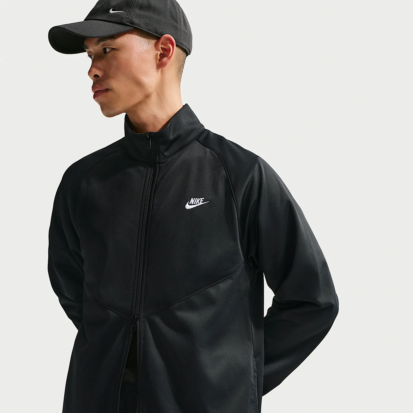 000000_Nike-Windrunner-Poly-Knit-Tracksuit-Jacket_BLACK_IF1623-010_img2