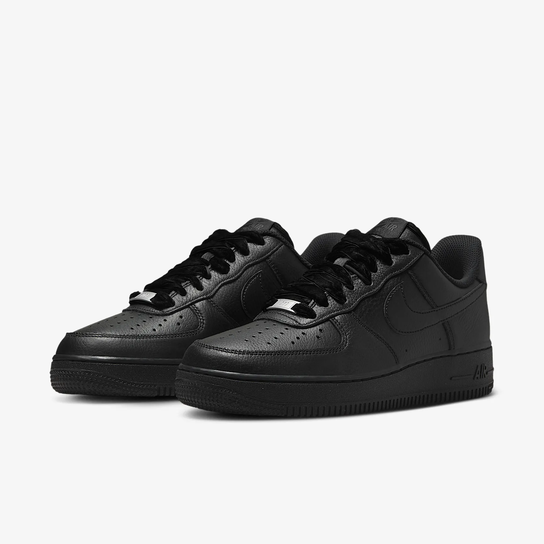 000000_Nike-Air-Force-1-'07-Low-Vintage-WMNS_BLACK_HV4403-001_img4