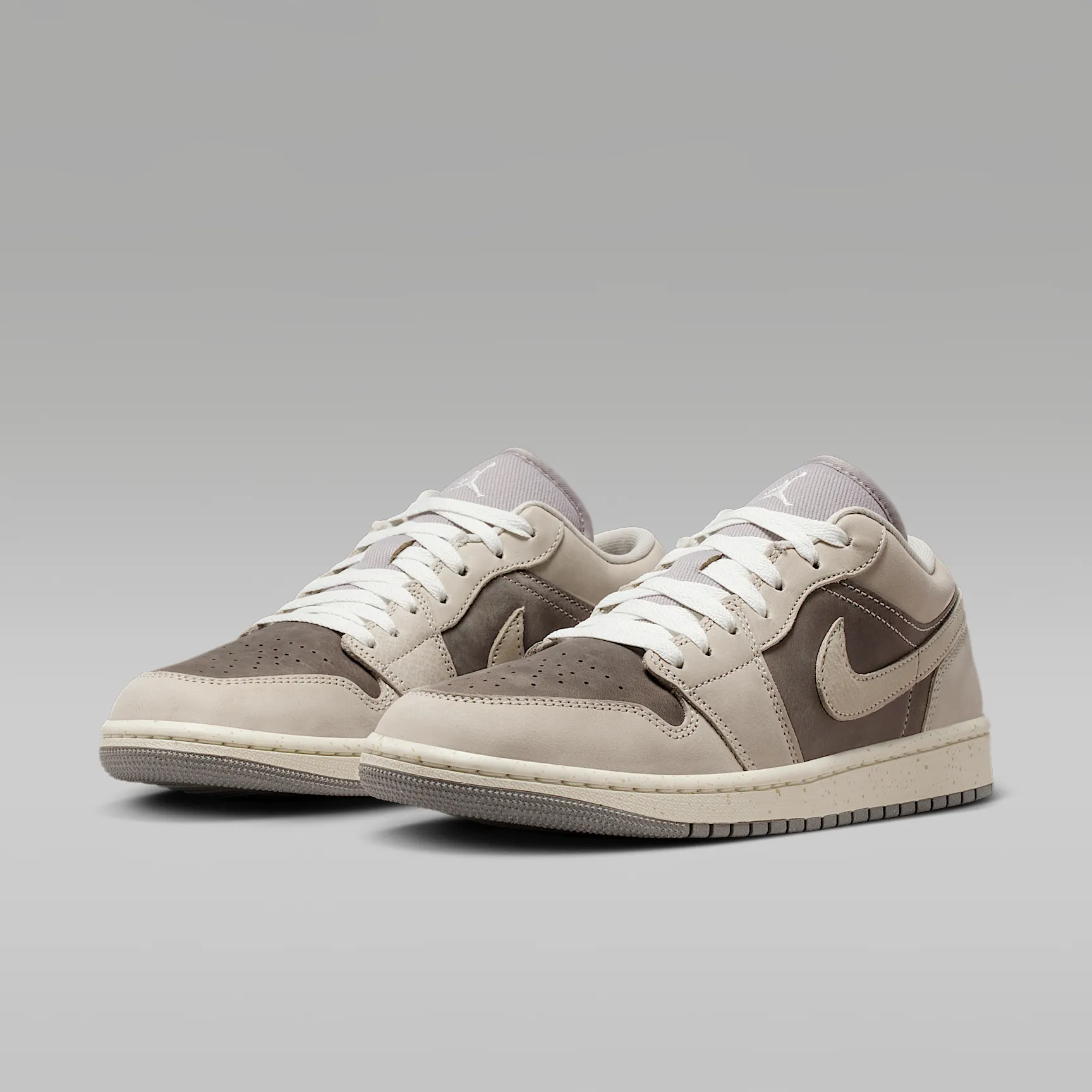 AAA094_Air-Jordan-1-Low-SE-WMNS_ENIGMA-STONE_IB7011-001_img4