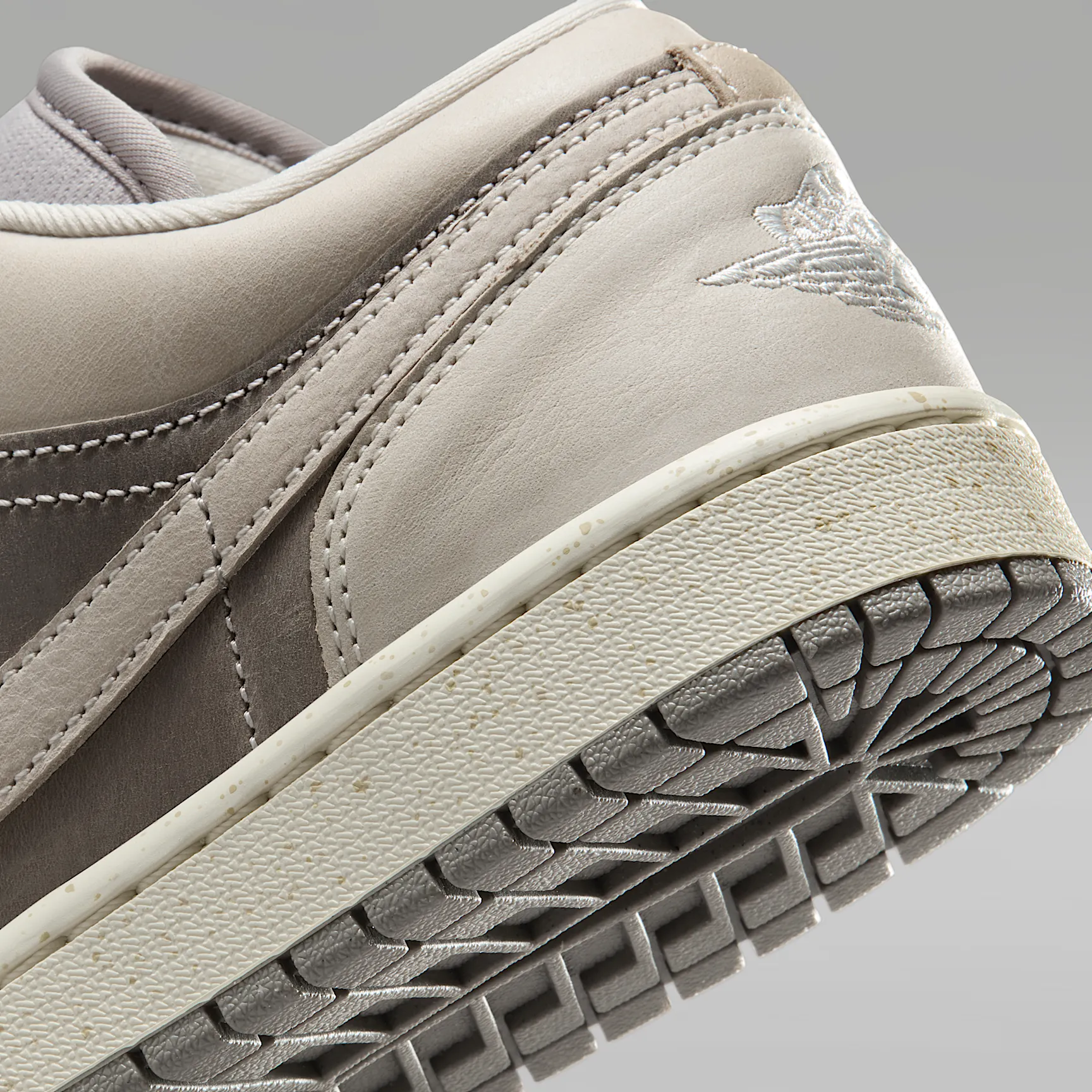 AAA094_Air-Jordan-1-Low-SE-WMNS_ENIGMA-STONE_IB7011-001_img7