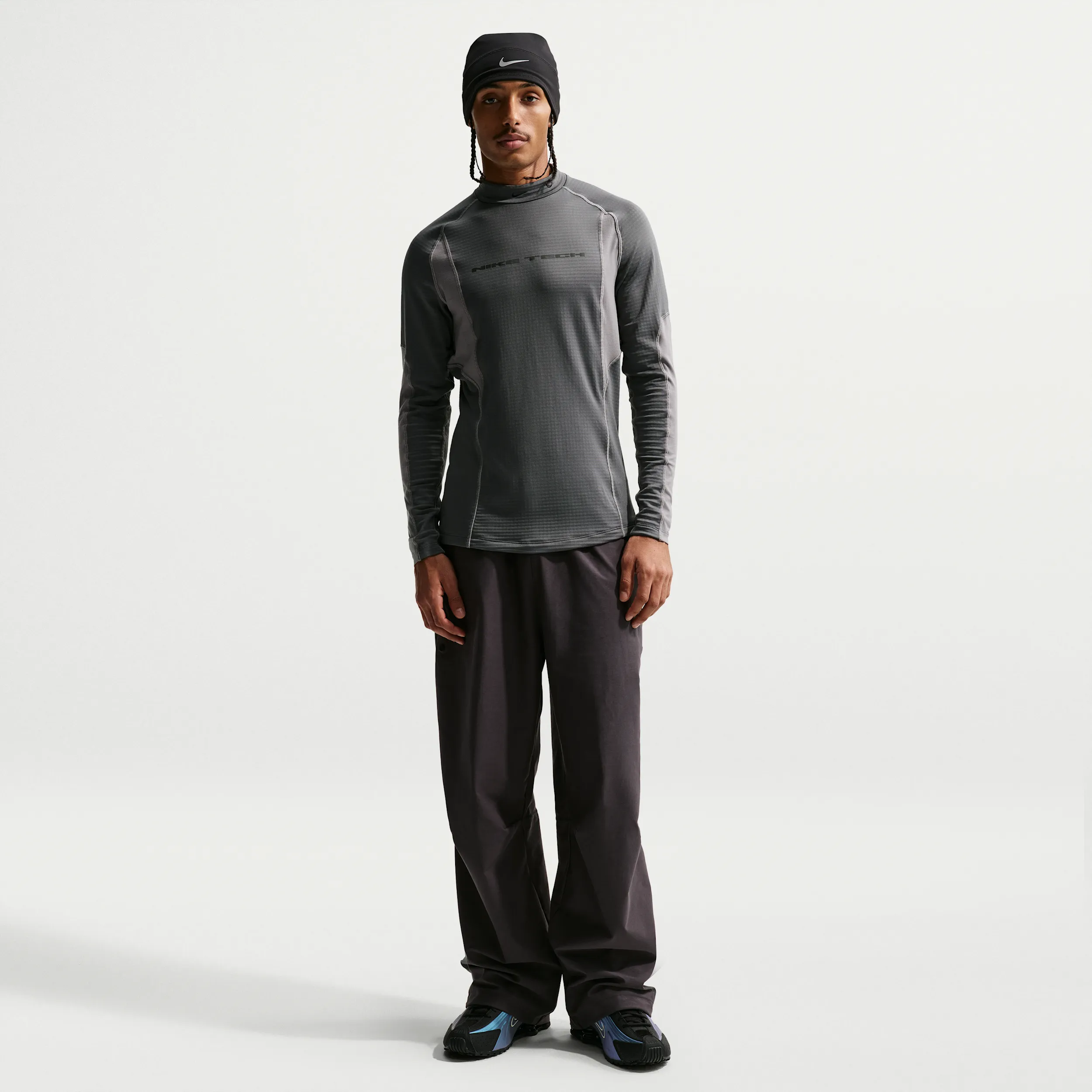 1F1F1F_Nike-Tech-Base-Layer_IRON-GREY_HV1405-068_img4