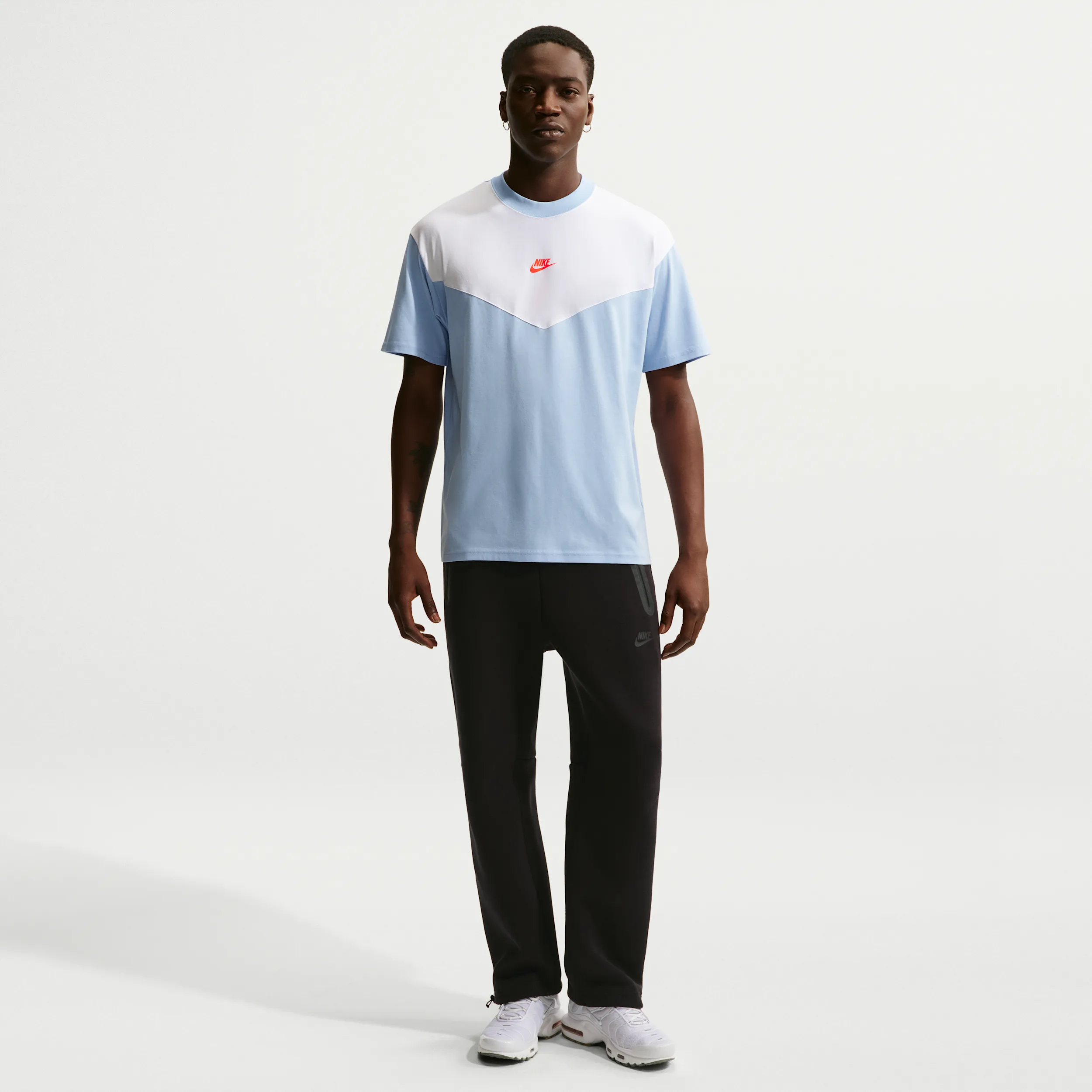 748a9b_Nike-Sportswear-T-Shirt_PSYCHIC-BLUE-WHITE_IH4301-491_img4