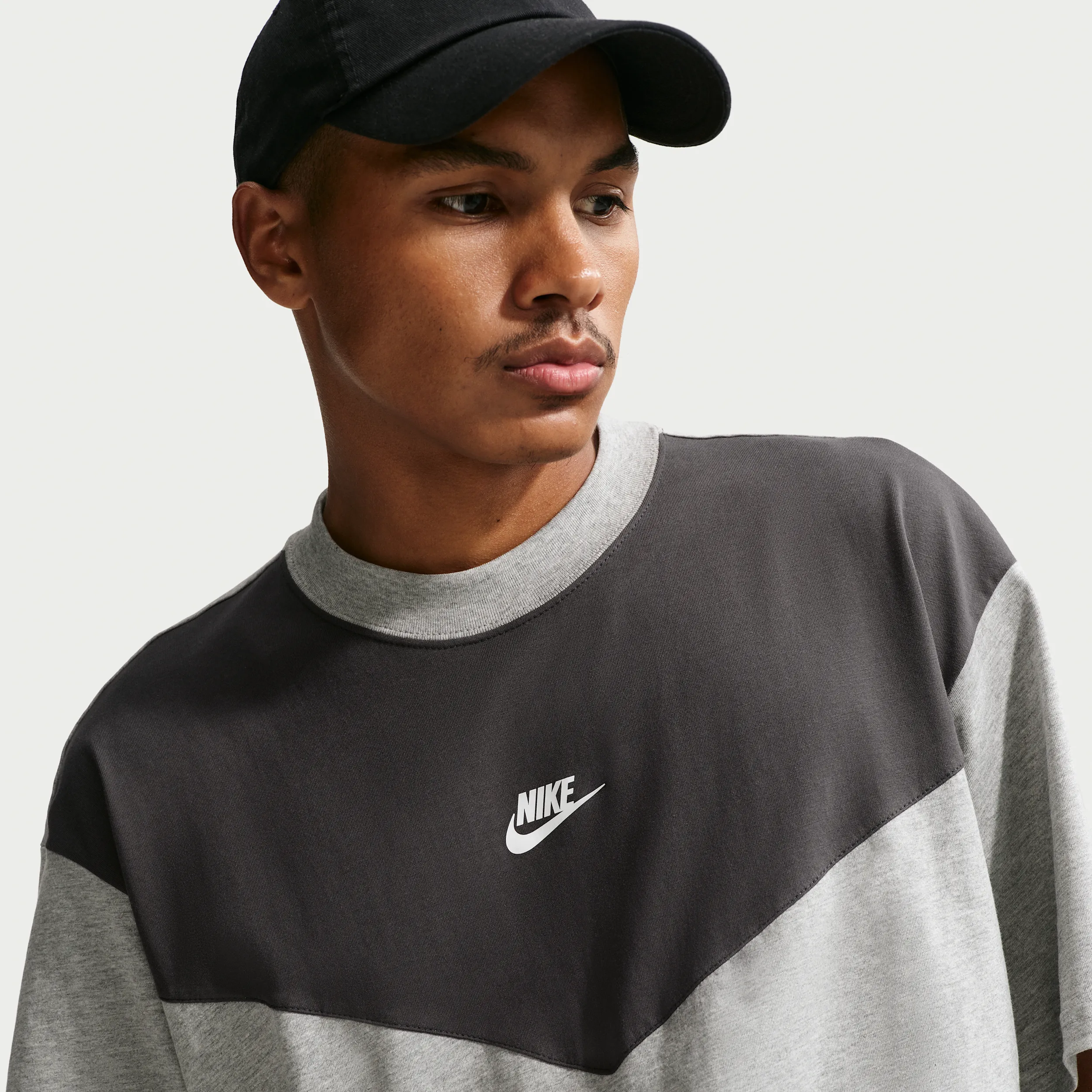 1F1F1F_Nike-Sportswear-T-Shirt_DARK-GREY-HEATHER_IH4301-063_img3