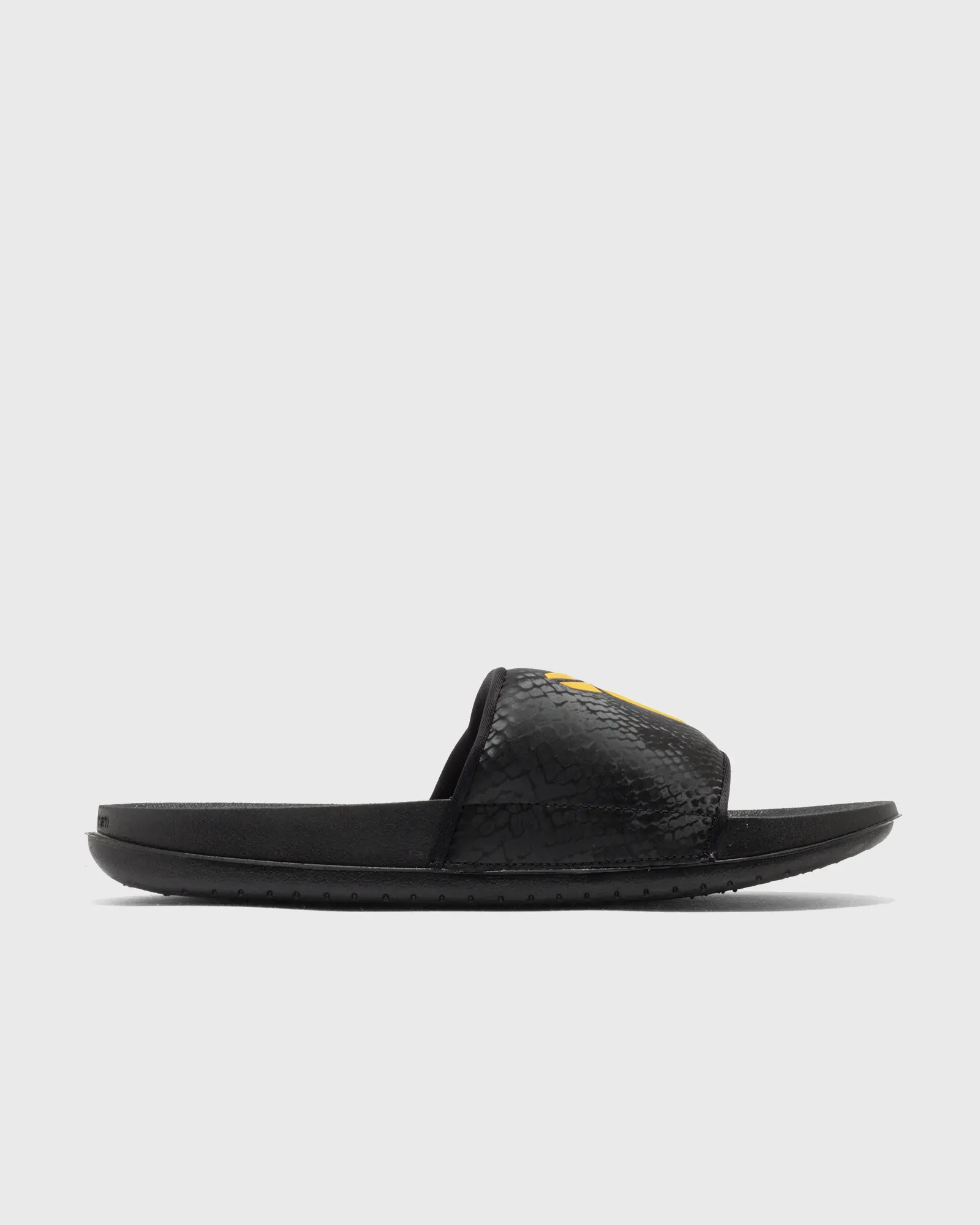 000000_Nike-Kobe-Offcourt-Slide_BLACK-UNIVERSITY-GOLD_IF2870-003_img2
