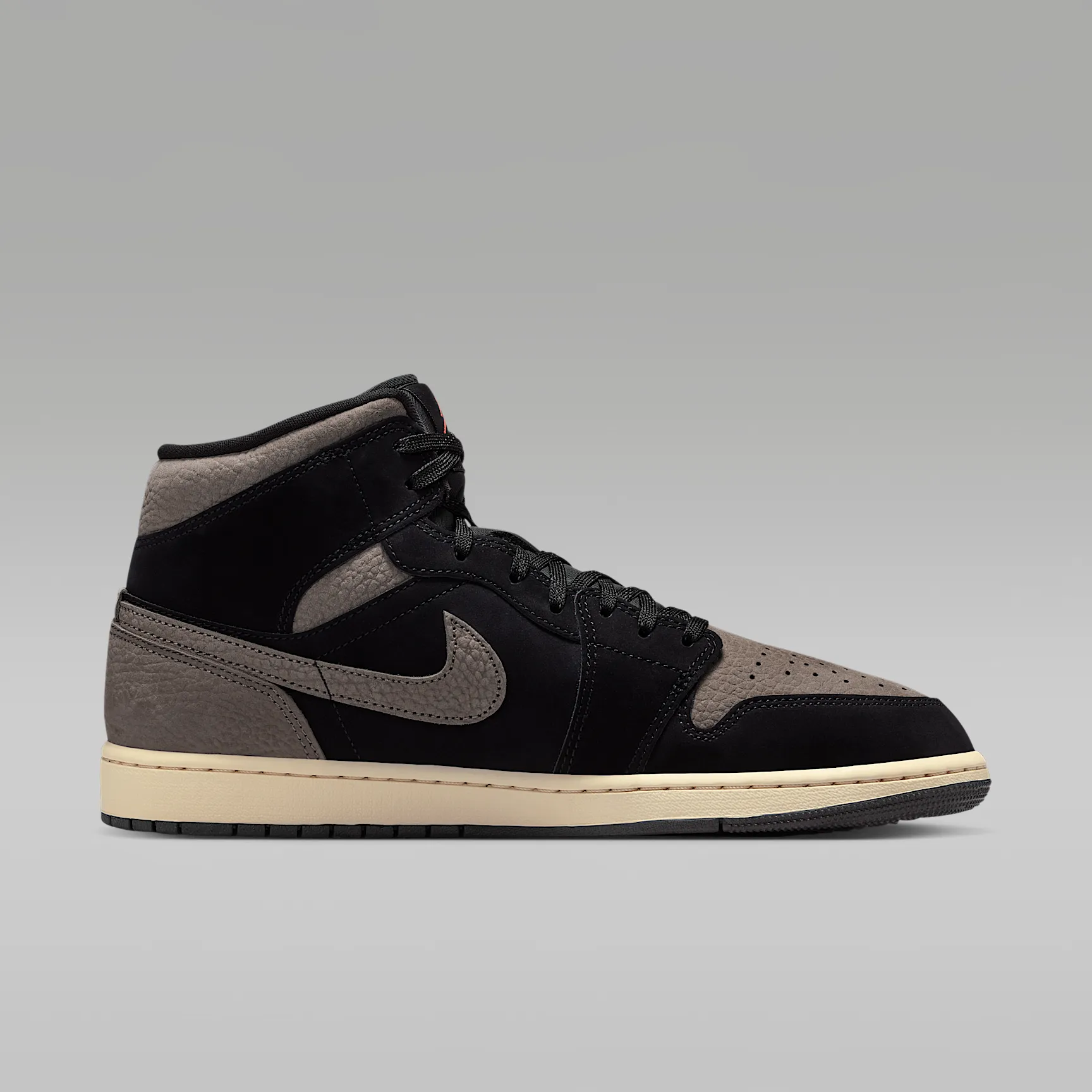 7A6F65_Air-Jordan-1-Mid-SE_BLACK-LIGHT-WILD_IB7110-002_img2