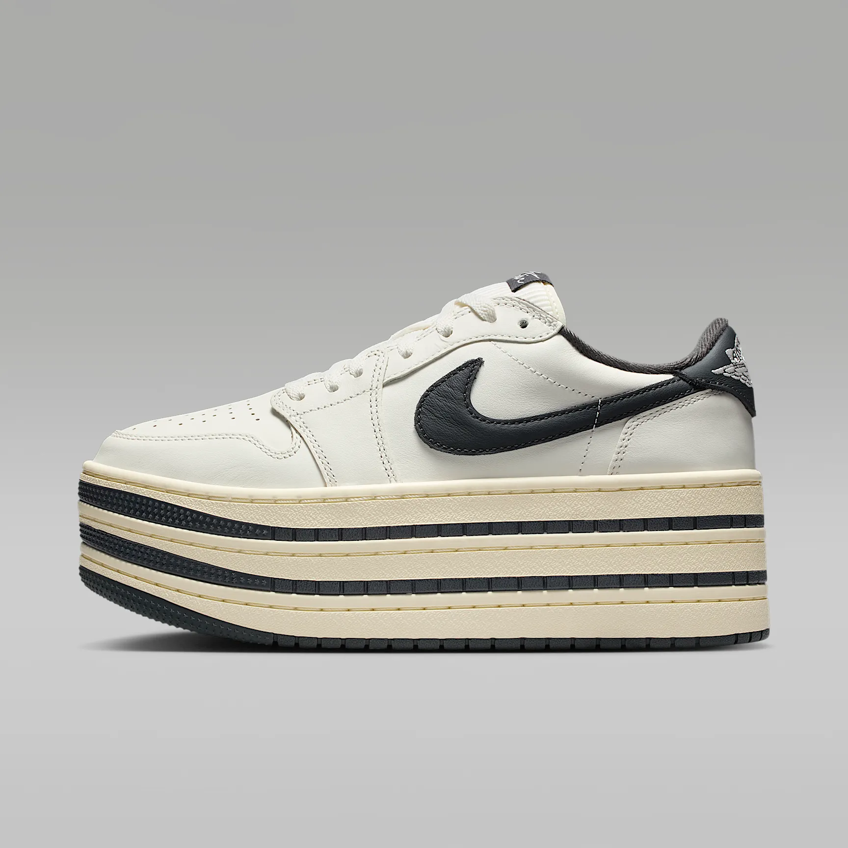 D8D7CD_Air-Jordan1-Triple-Stack-WMNS_SAIL_HV8288-100_img0