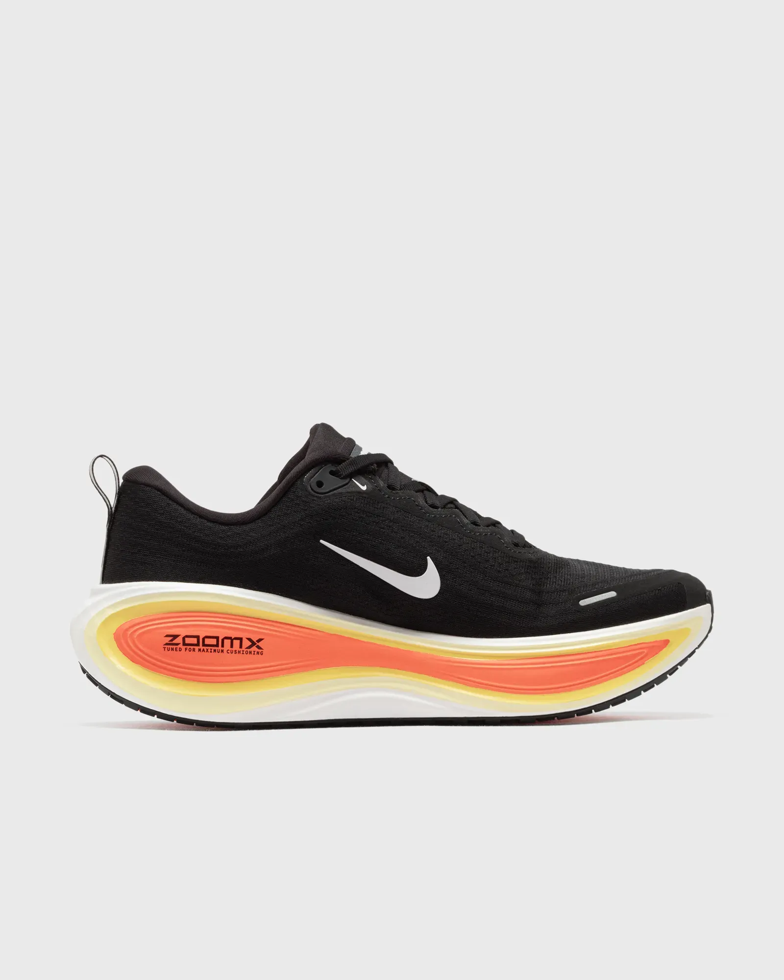 F57454_Nike-Vomer-Plus_BLACK-BRIGHT-CRIMSON_HV8150-009_img2