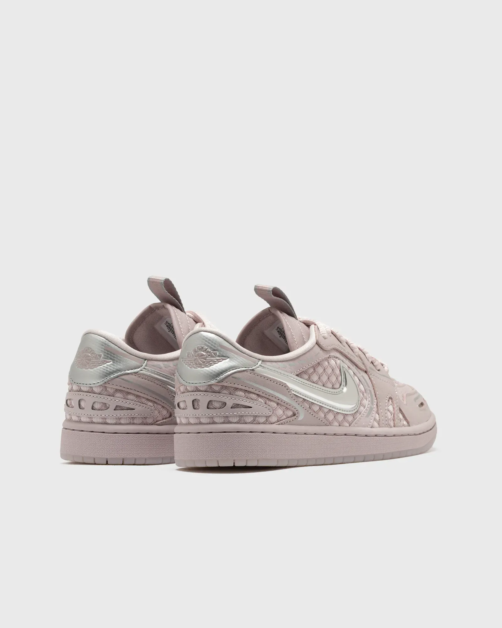 BBAAA9_Air-Jordan-1-Low-MM-V3-WMNS_PARTICLE-PINK_HQ2186-601_img3