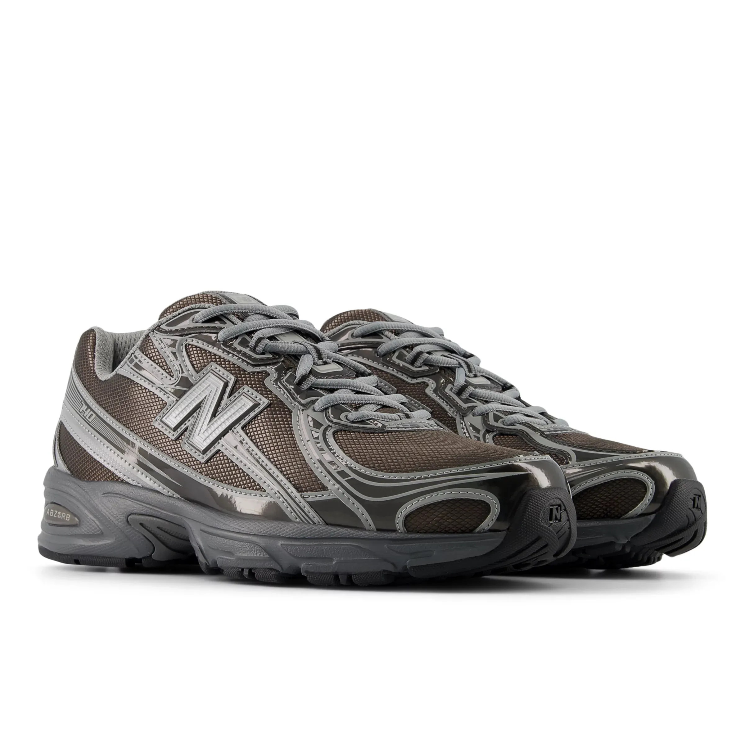 241E1E_New-Balance-740_BLACK-METALLIC-CASTLEROCK_U7407YI_img1