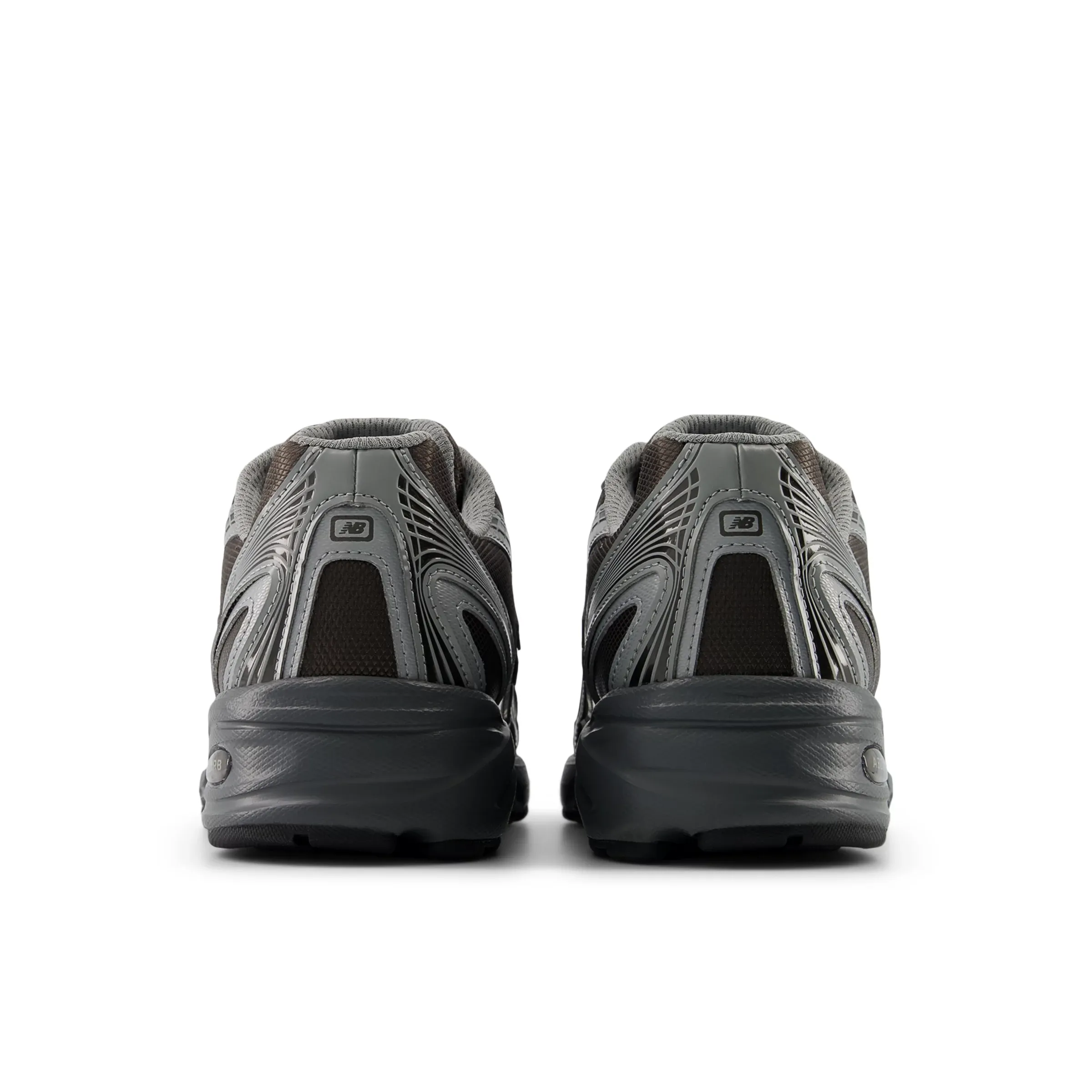 241E1E_New-Balance-740_BLACK-METALLIC-CASTLEROCK_U7407YI_img4