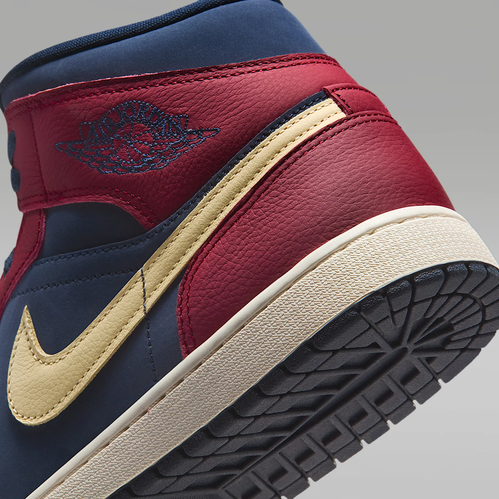 5E1826_Air-Jordan-1-Mid-SE_TEAM-RED_IO7449-600_img7